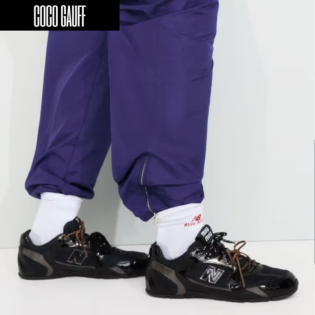 (W) New Balance x Miu Miu 530 Suede Mesh Sneakers Ecru, (W) New Balance x Miu Miu 530 Suede Mesh Sneakers White 착용 스타일 - 3