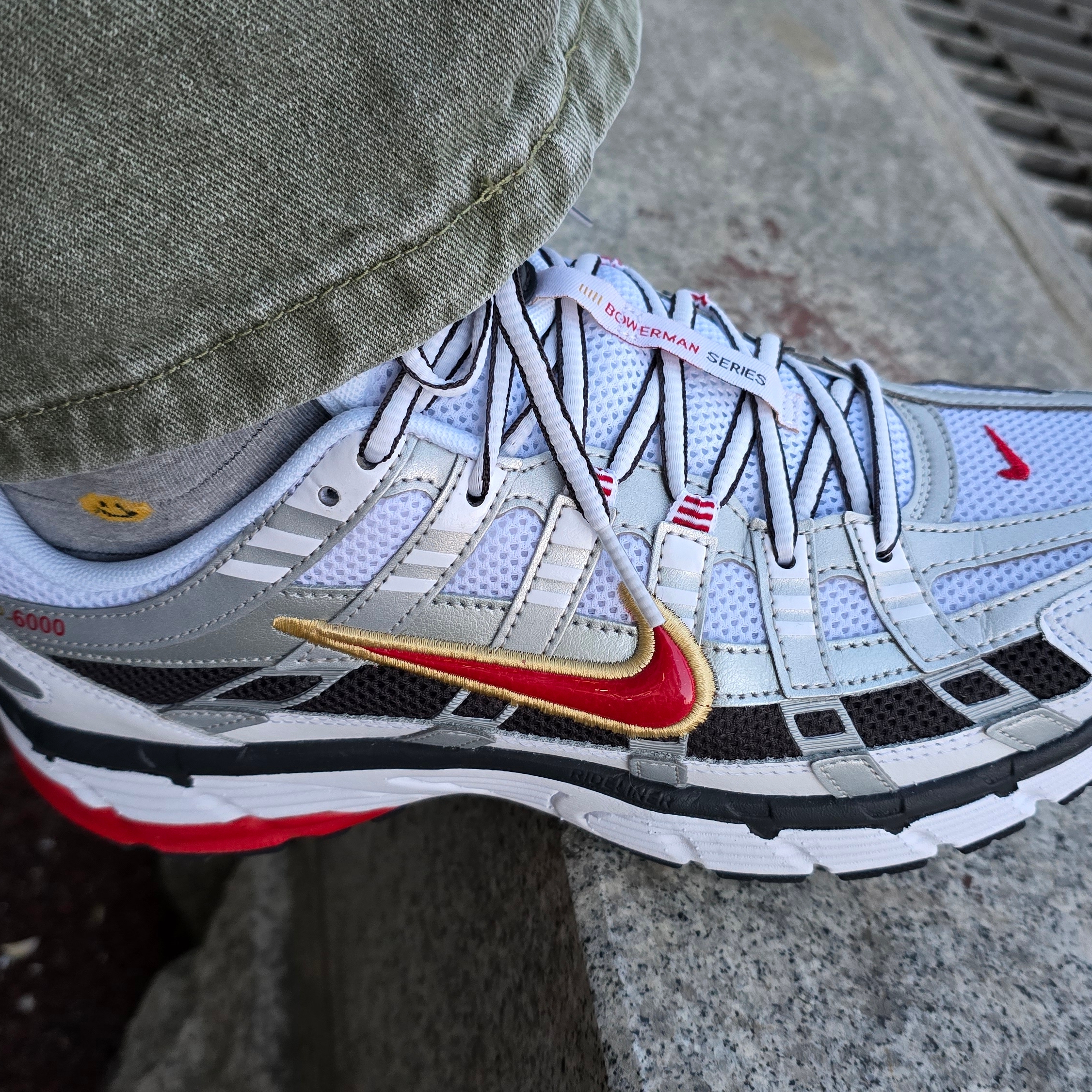 (W) Nike P-6000 Metallic Silver Red 착용 스타일