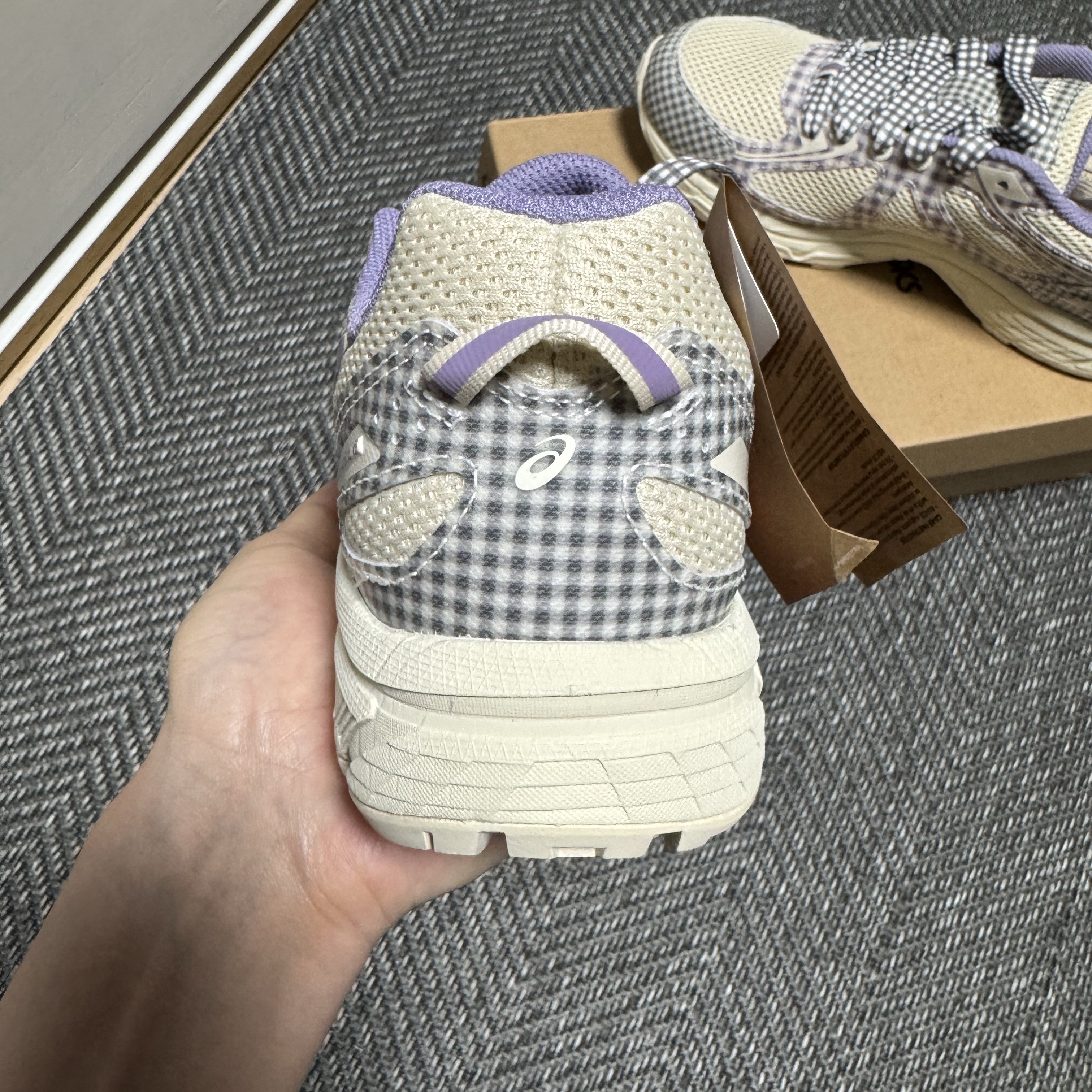 Asics x Story mfg. Gel-Venture 6 Vanilla Violet Quartz 착용 스타일 - 3
