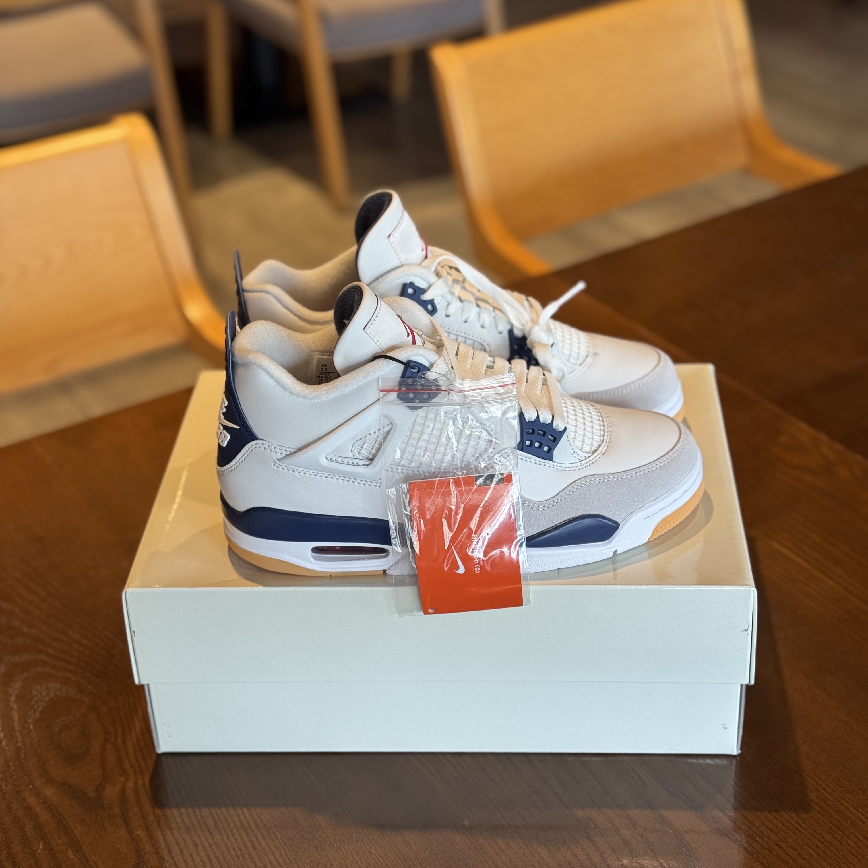 Jordan 4 x Nike SB Retro SP Navy 착용 스타일
