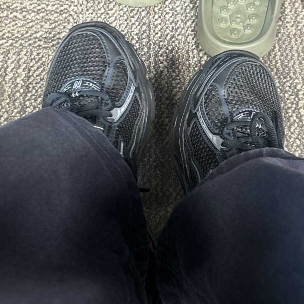 New Balance 740v2 Black Silver Metallic 착용 스타일