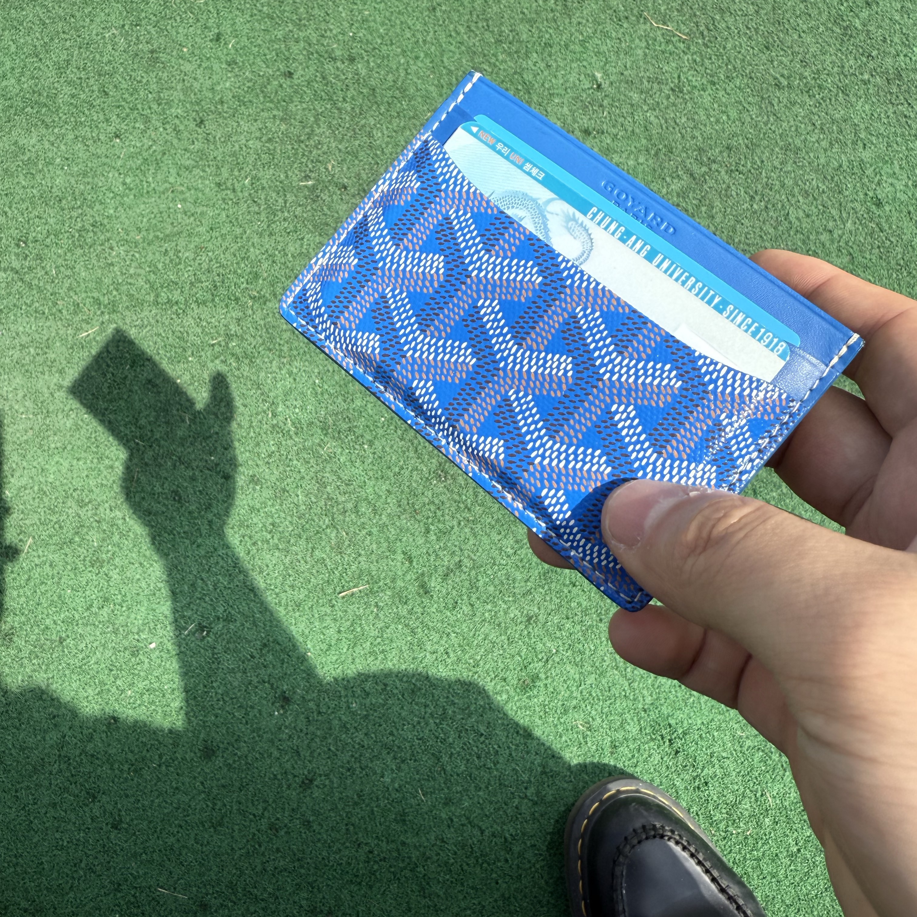 Goyard Saint Sulpice Card Holder Sky Blue, Dr. Martens Penton Smooth Leather Loafers Black 착용 스타일
