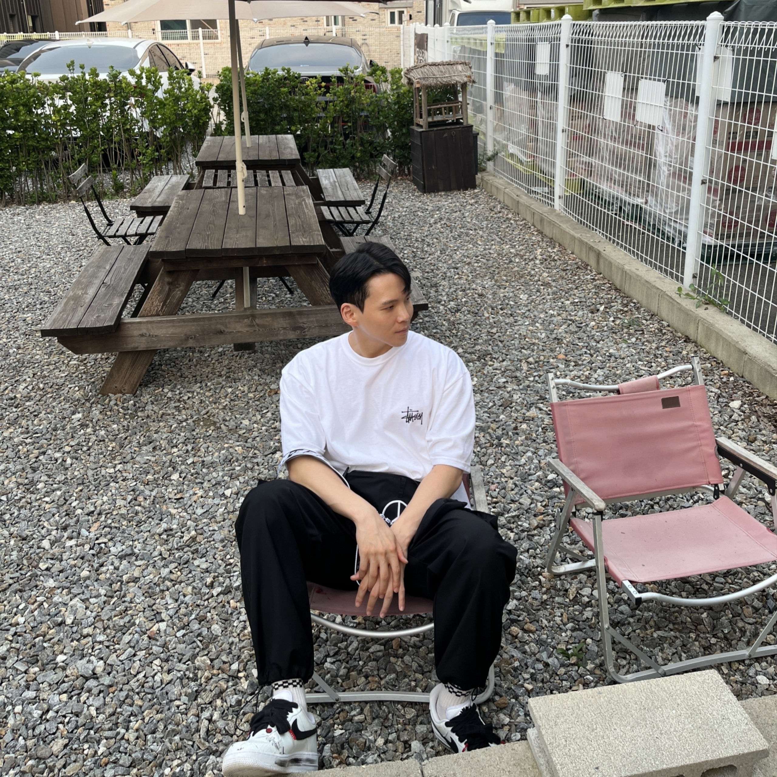 Nike x Peaceminusone Air Force 1 Low Para-Noise 2.0, Stussy Melted T-Shirt White 착용 스타일 - 2