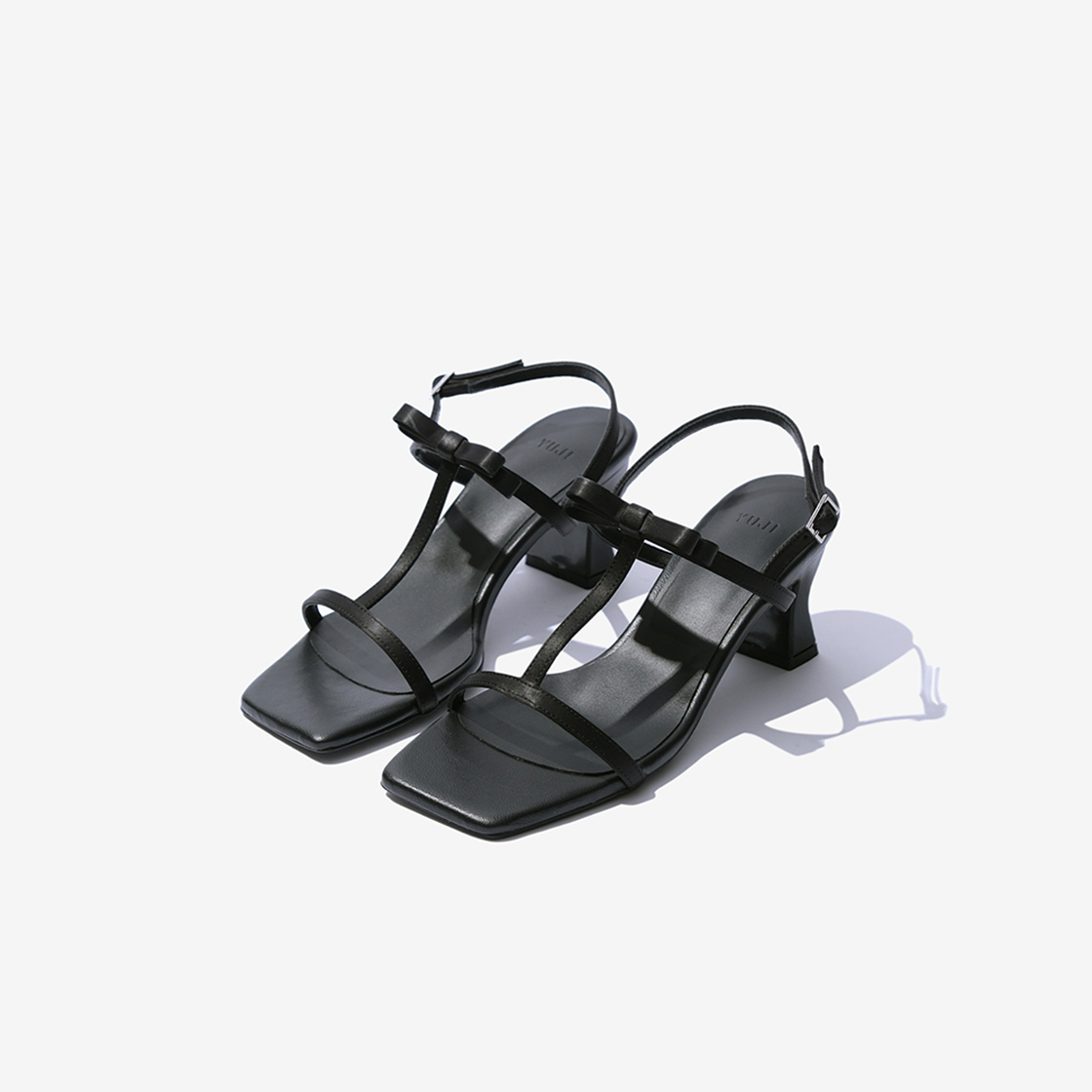 유지 새틴 리본 스트랩 샌들 (6cm) 블랙(YUJI Satin Ribbon Strap Sandal(6cm) Black) - 2