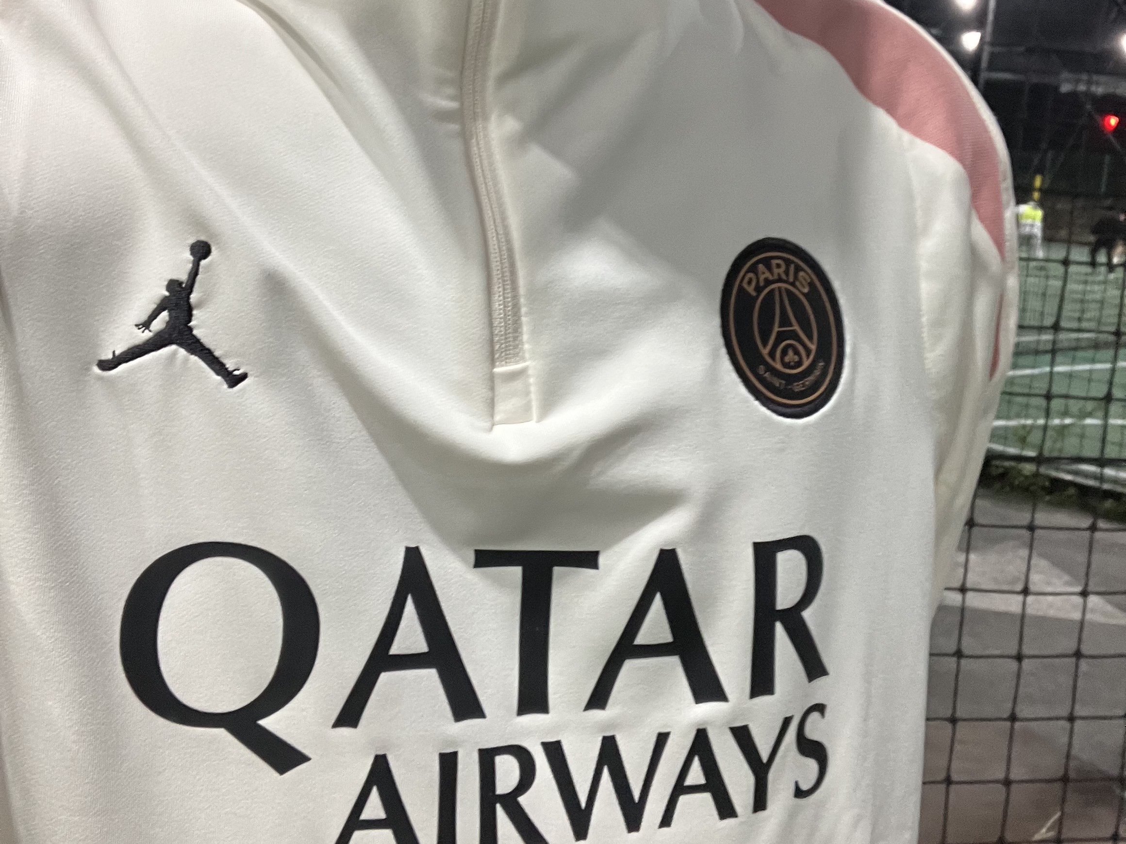 Jordan x Paris Saint-Germain Dri-Fit Strike Third Soccer Drill Top Pale Ivory Rust Pink (Non Marking Ver.) 착용 스타일