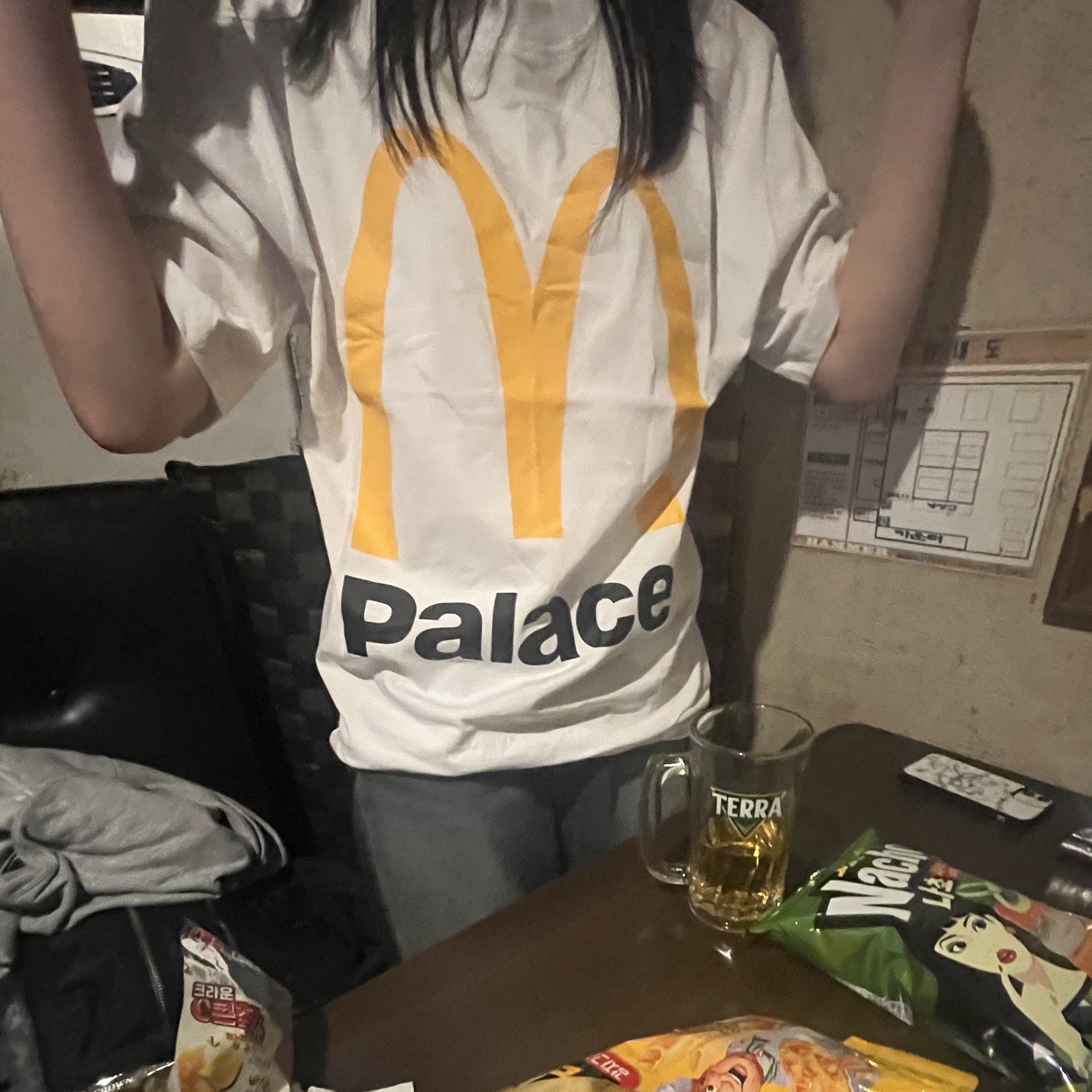 Palace x McDonald's Logo T-Shirt White - 23FW 착용 스타일