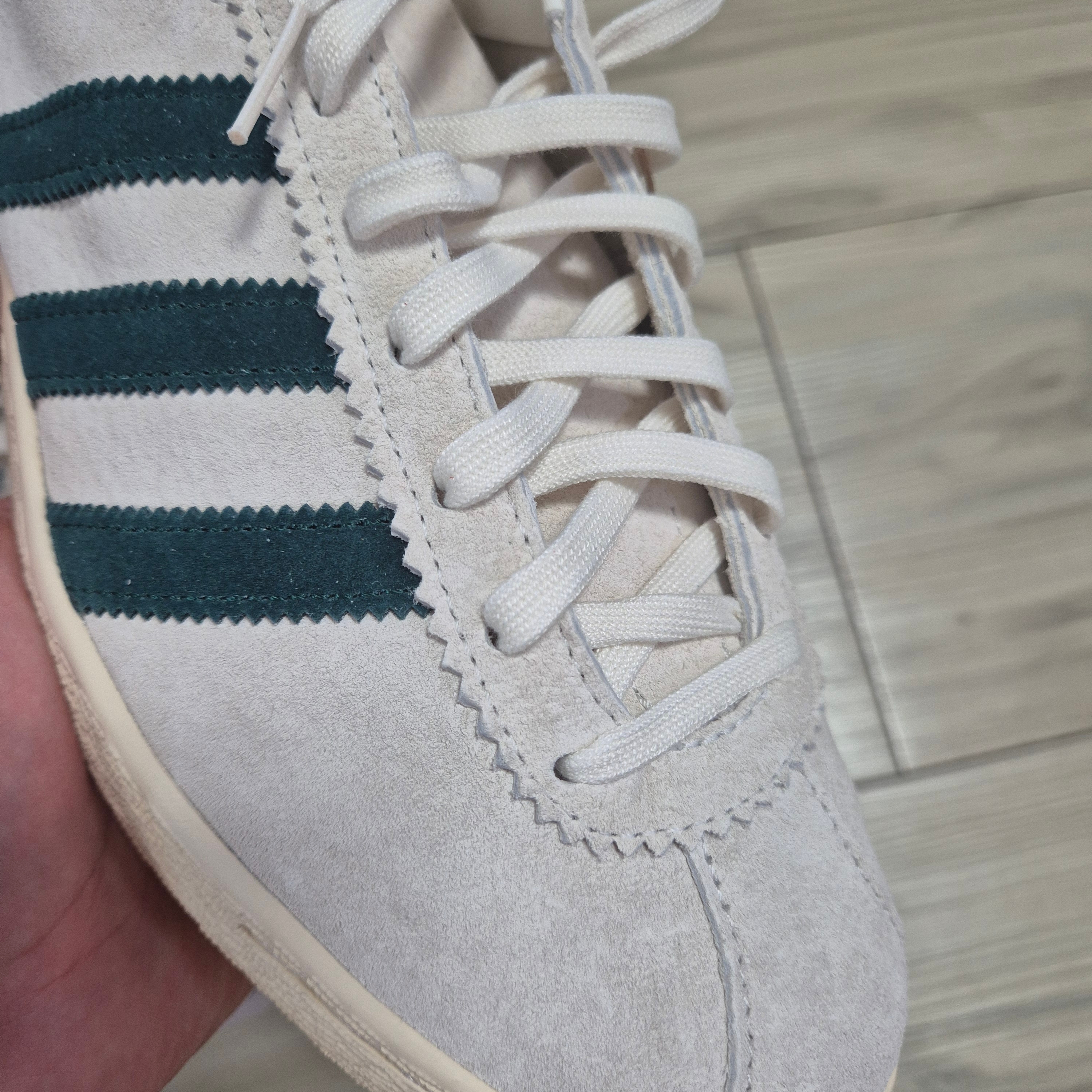 Adidas Tobacco Off White Collegiate Green 착용 스타일 - 2