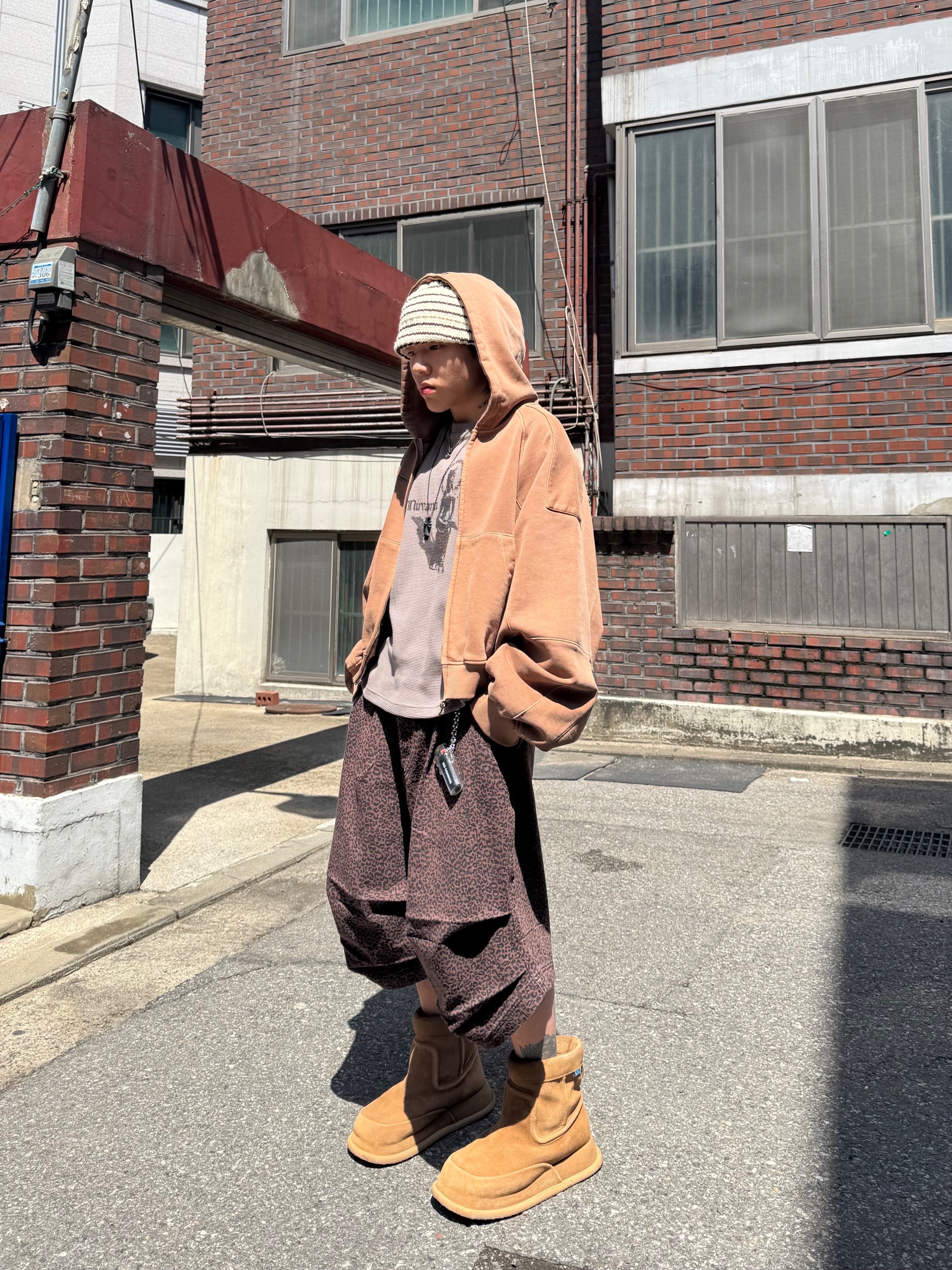 Kinchi x Non Parking N Road Boots Brown 착용 스타일 - 2