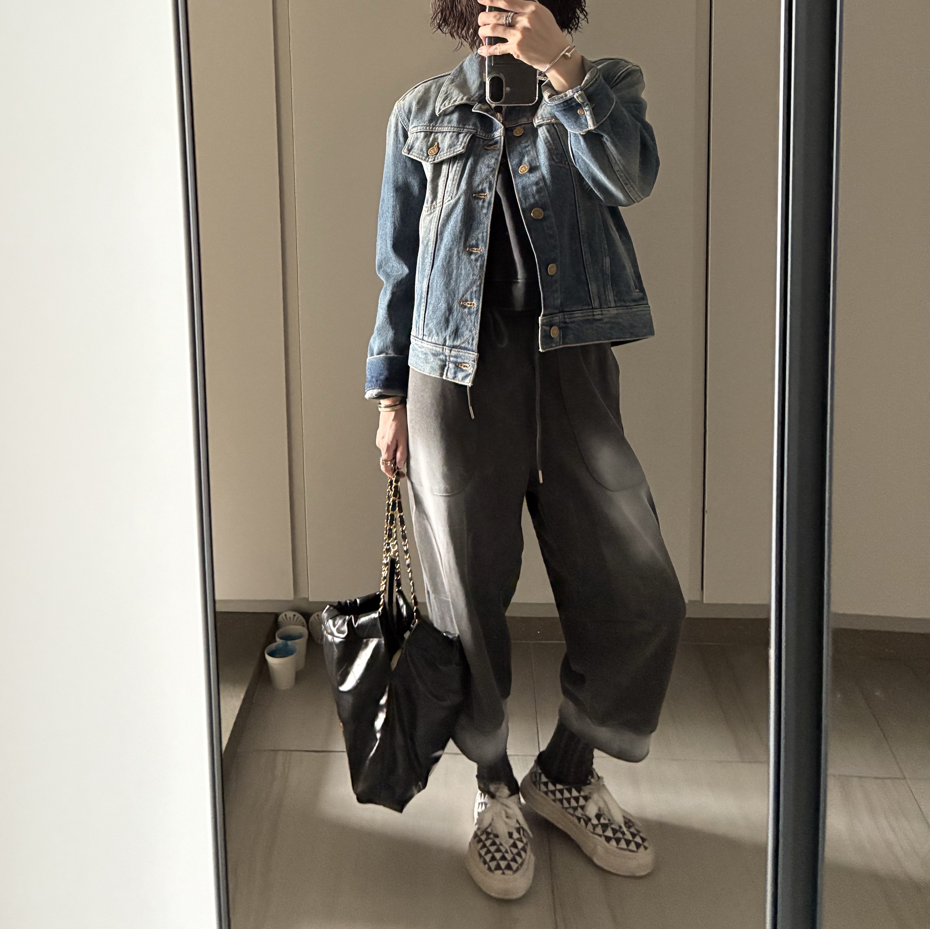 Maison Mihara Yasuhiro Baker OG Sole Canvas Low Cut Sneakers Black White 착용 스타일