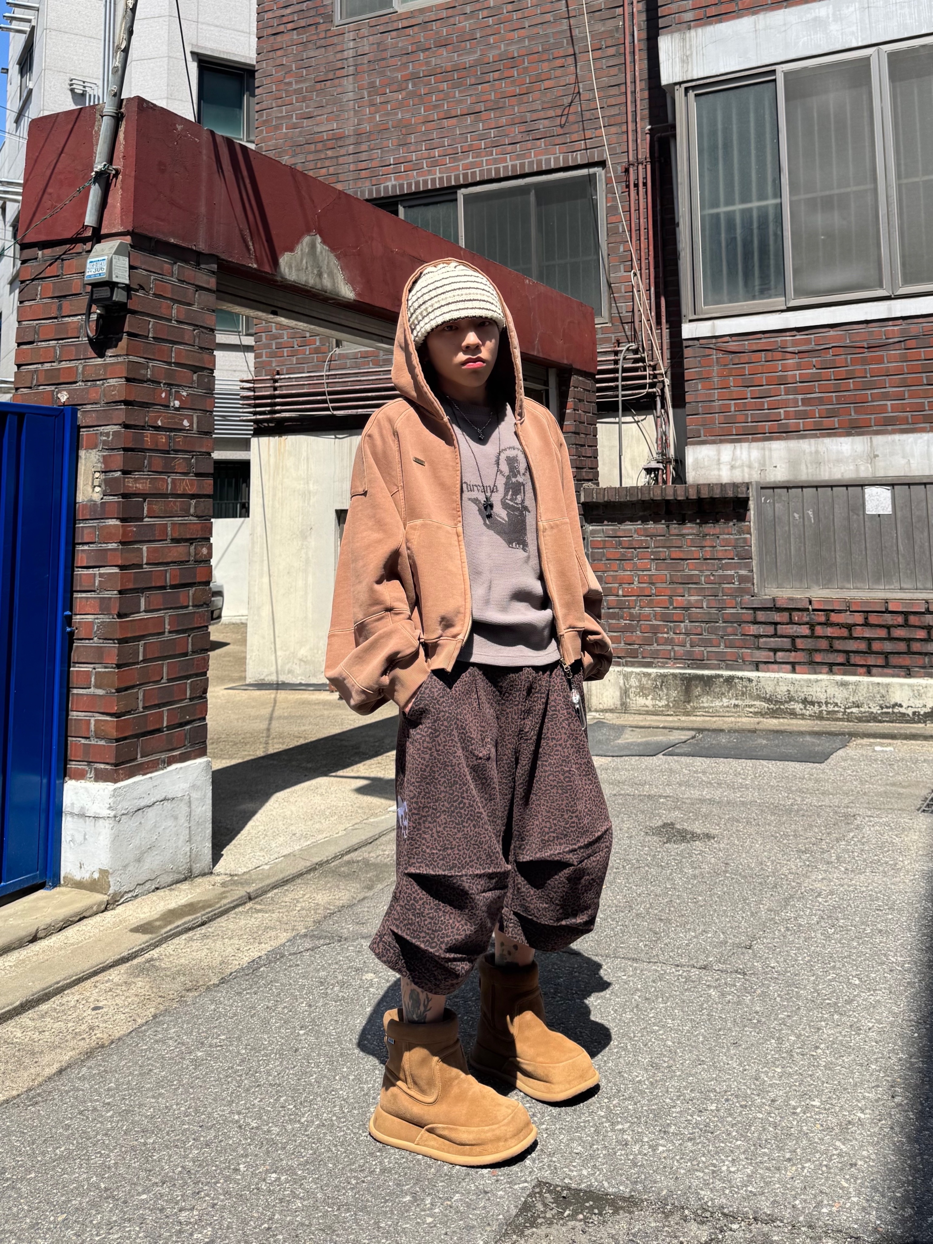 Kinchi x Non Parking N Road Boots Brown 착용 스타일 - 3