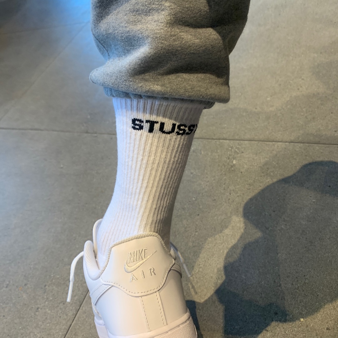 Nike x Stussy Everyday Plus Cushioned Crew Socks White (3 Pack), Nike Air Force 1 '07 Low White 착용 스타일 - 1