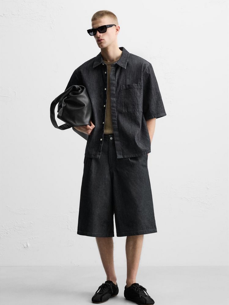 Zara Carpenter Pocket Bermuda Pants Black 착용 스타일