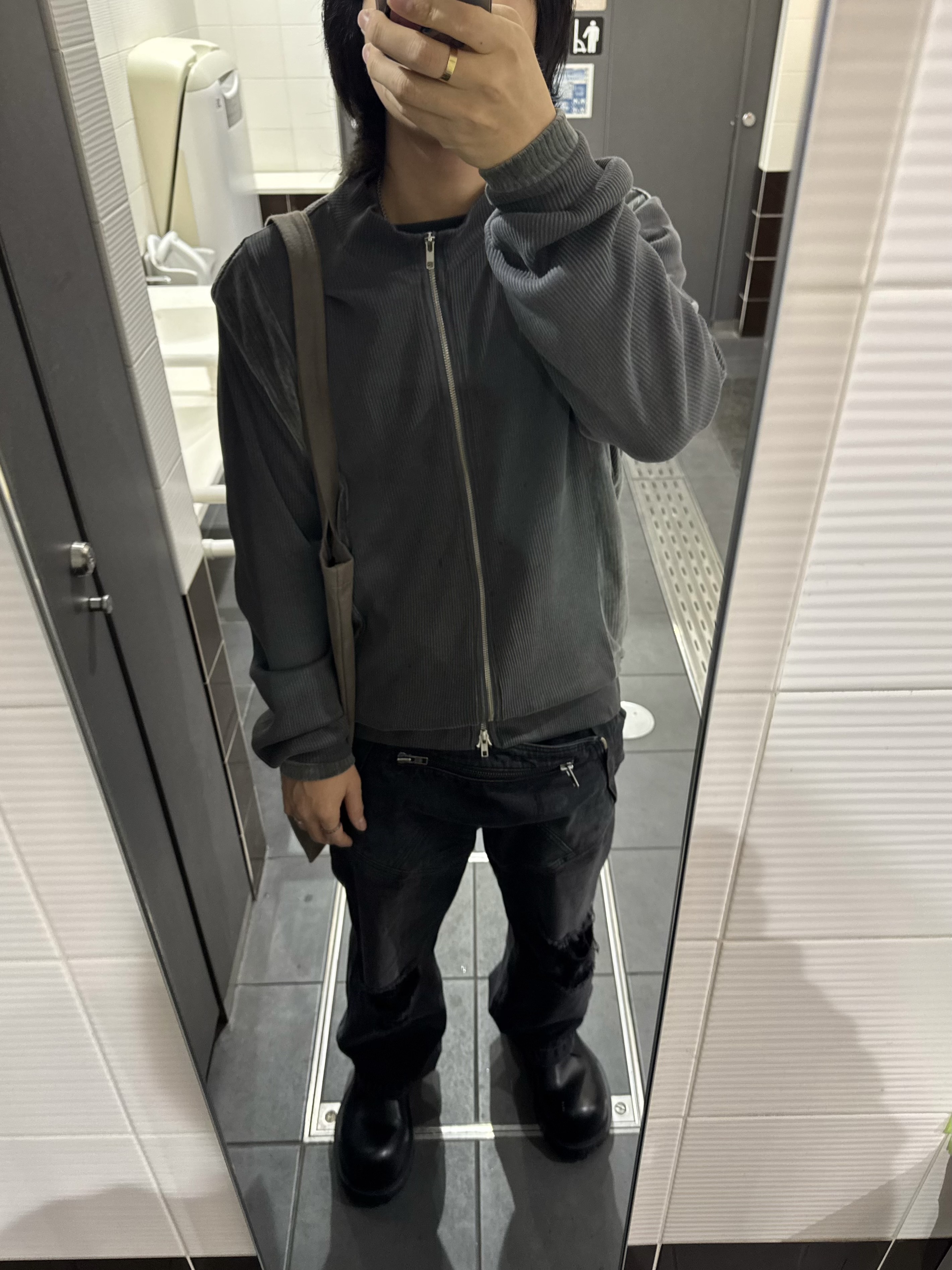 Balenciaga Hummer Derbie Black, Kapital Denim Repair Track Cap Black Gray 착용 스타일 - 1