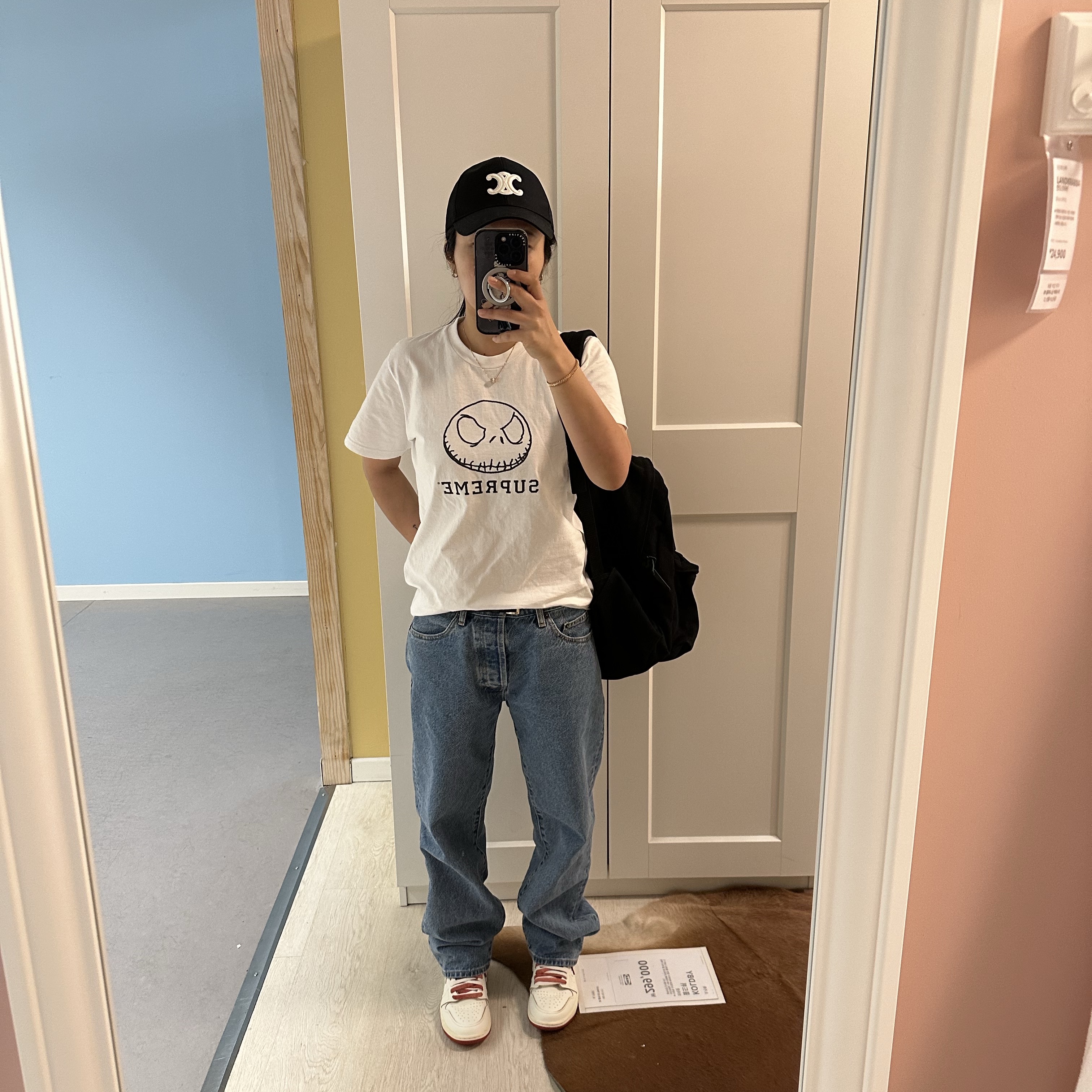 Supreme Skeleton T-Shirt White - 23FW, Supreme Regular Jean Washed Indigo - 25SS 착용 스타일