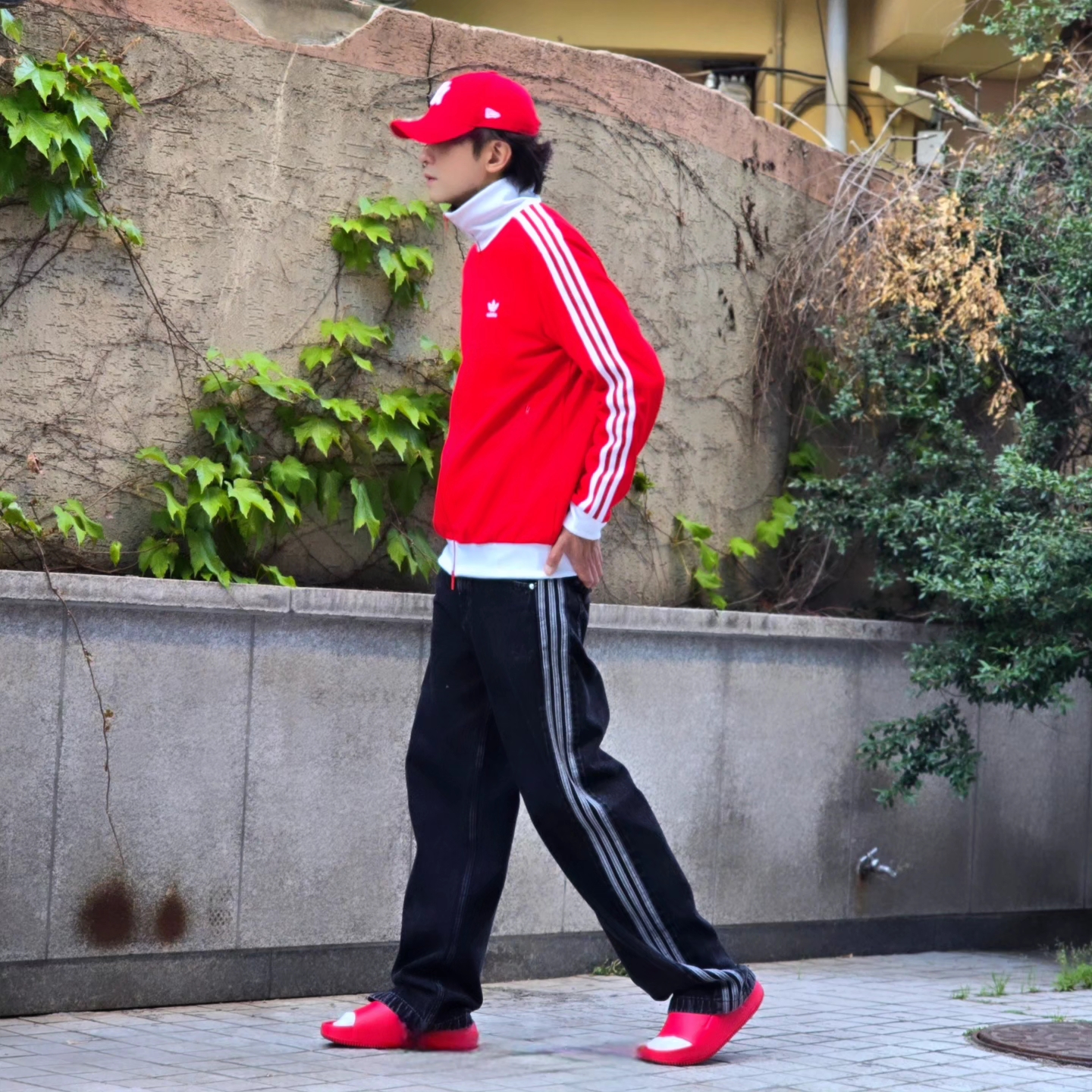 Adidas Adicolor Classic Beckenbauer Track Top Better Scarlet White - US Sizing, Adidas Adicolor Classic Beckenbauer Track Top Better Scarlet White - KR Sizing 착용 스타일 - 4