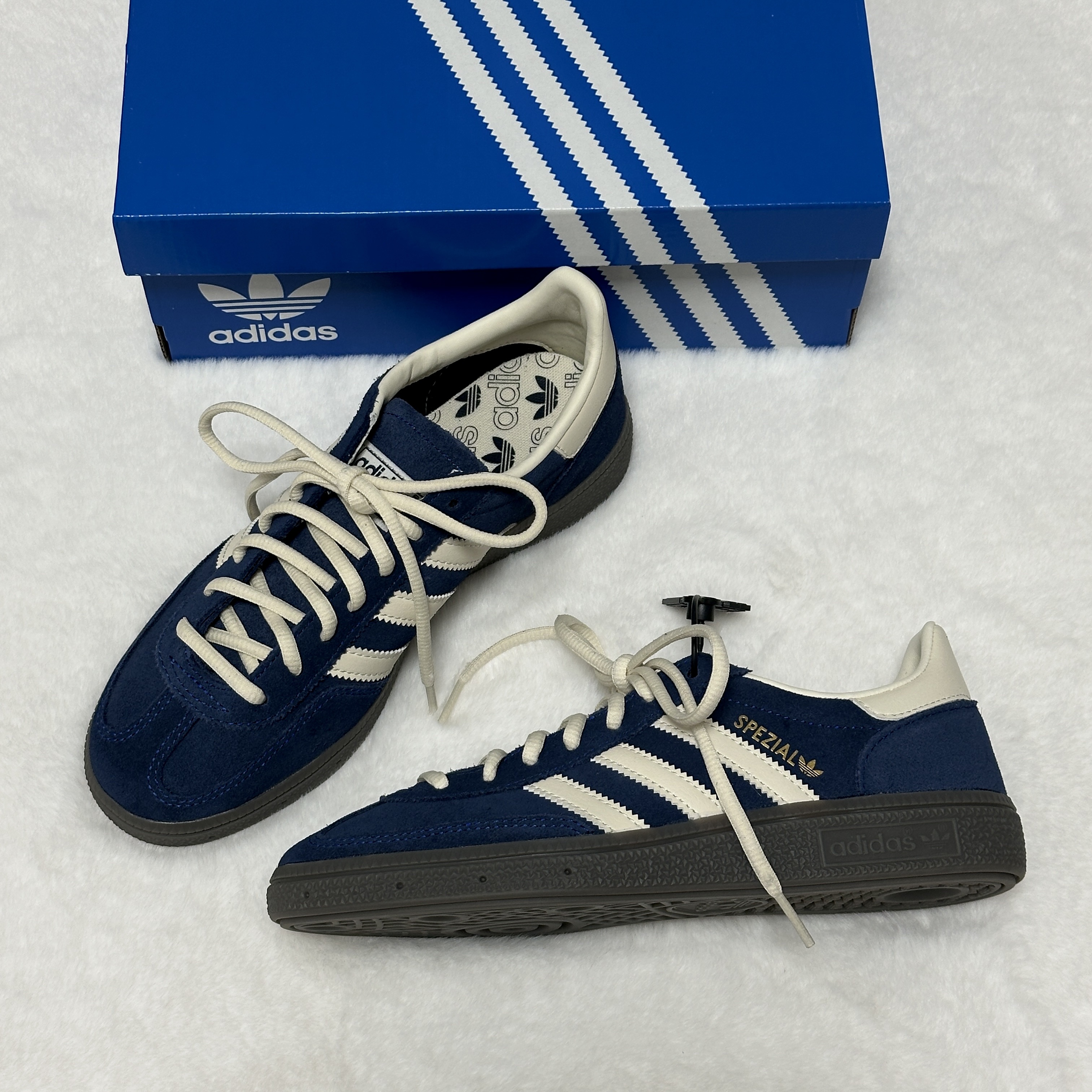 Adidas Spezial Handball Night Indigo 착용 스타일