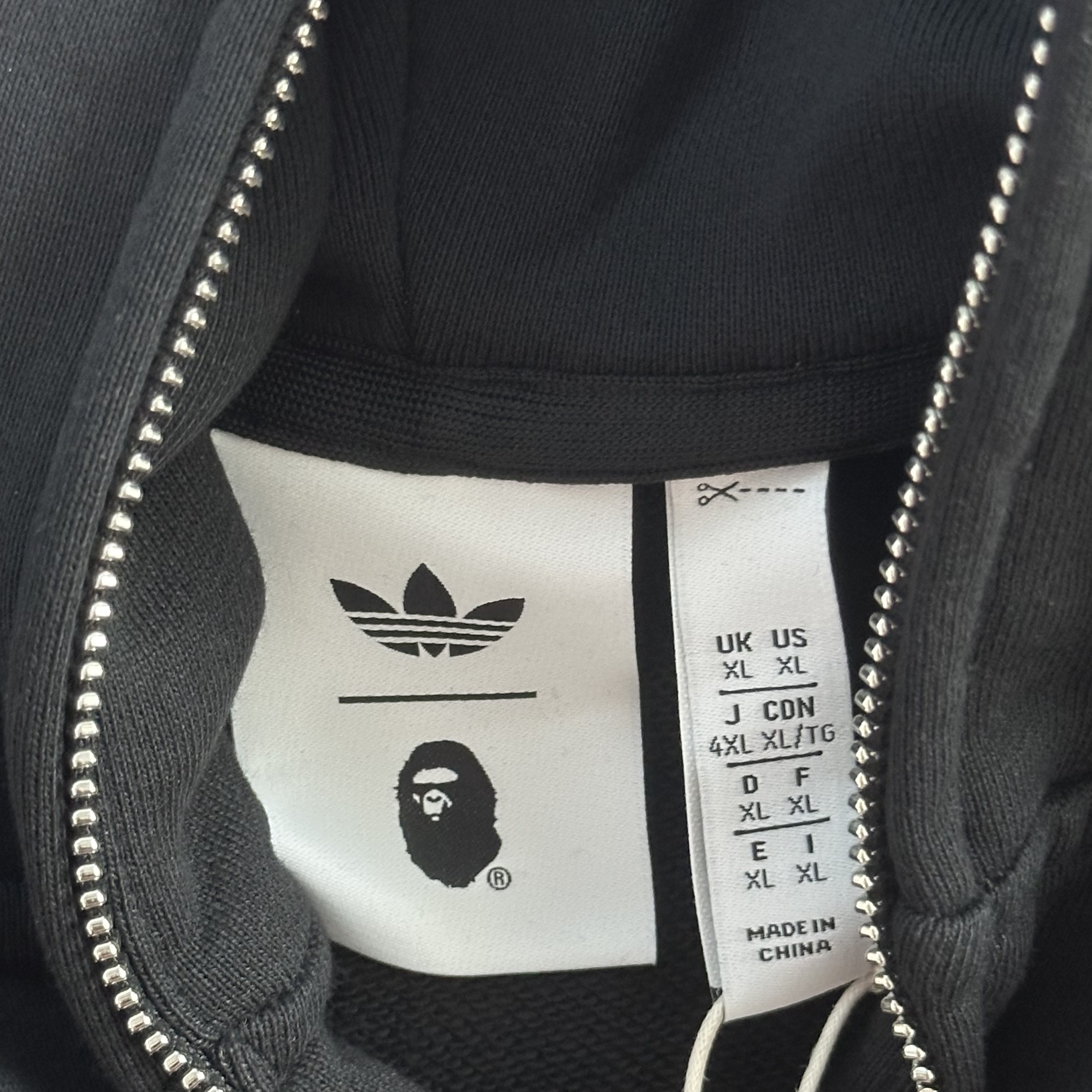 Adidas x BAPE Ultimate Shark Hoodie Black - US Sizing, Adidas x BAPE Ultimate Shark Hoodie Black - KR Sizing 착용 스타일 - 2