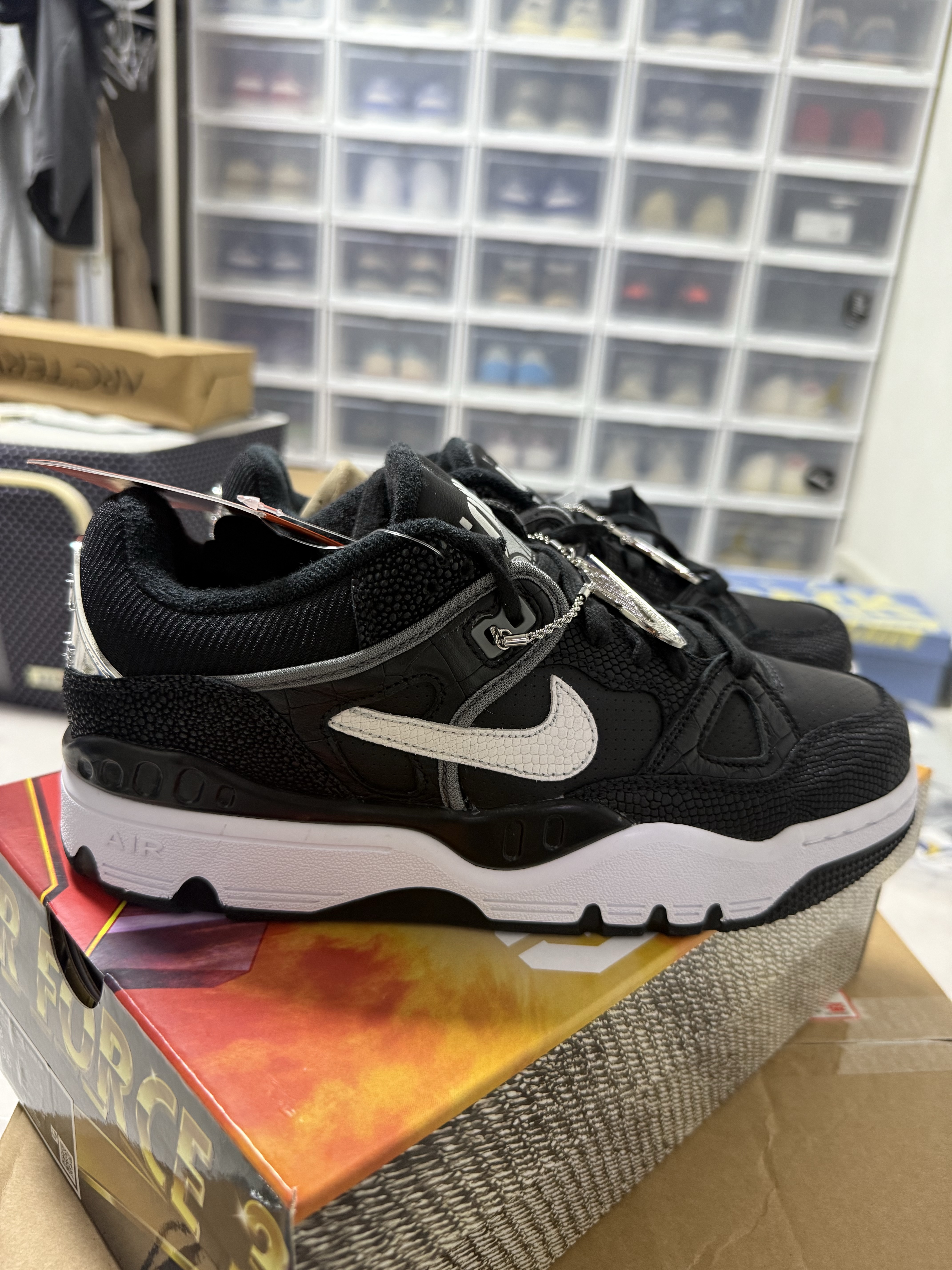 Nike x Nigo Air Force 3 Low SP Black and White 착용 스타일 - 1