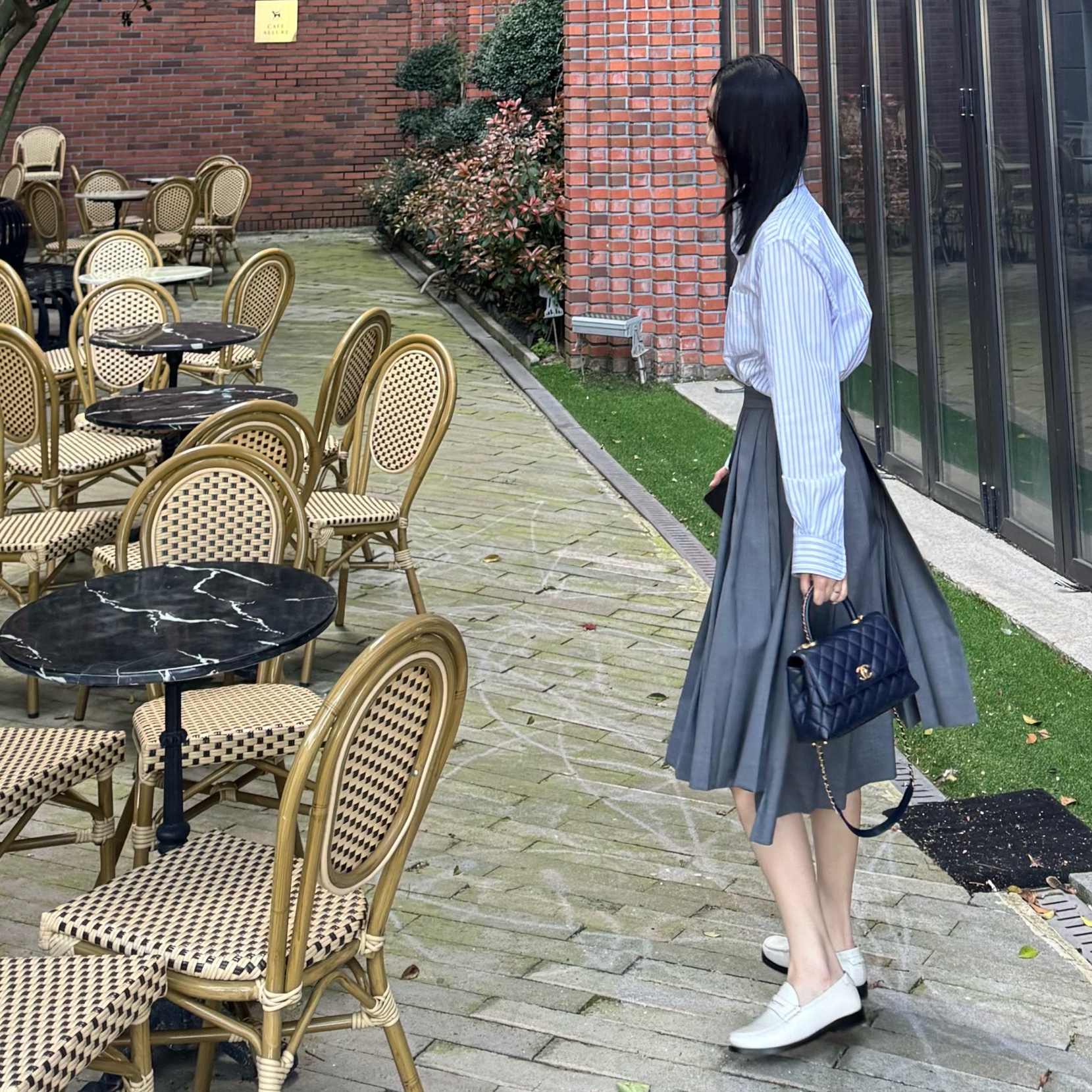 Maison Margiela Pinstripe Poplin Shirt White Blue Stripes, (W) Saint Laurent Smooth Leather Monogram Penny Slippers Pearl 착용 스타일