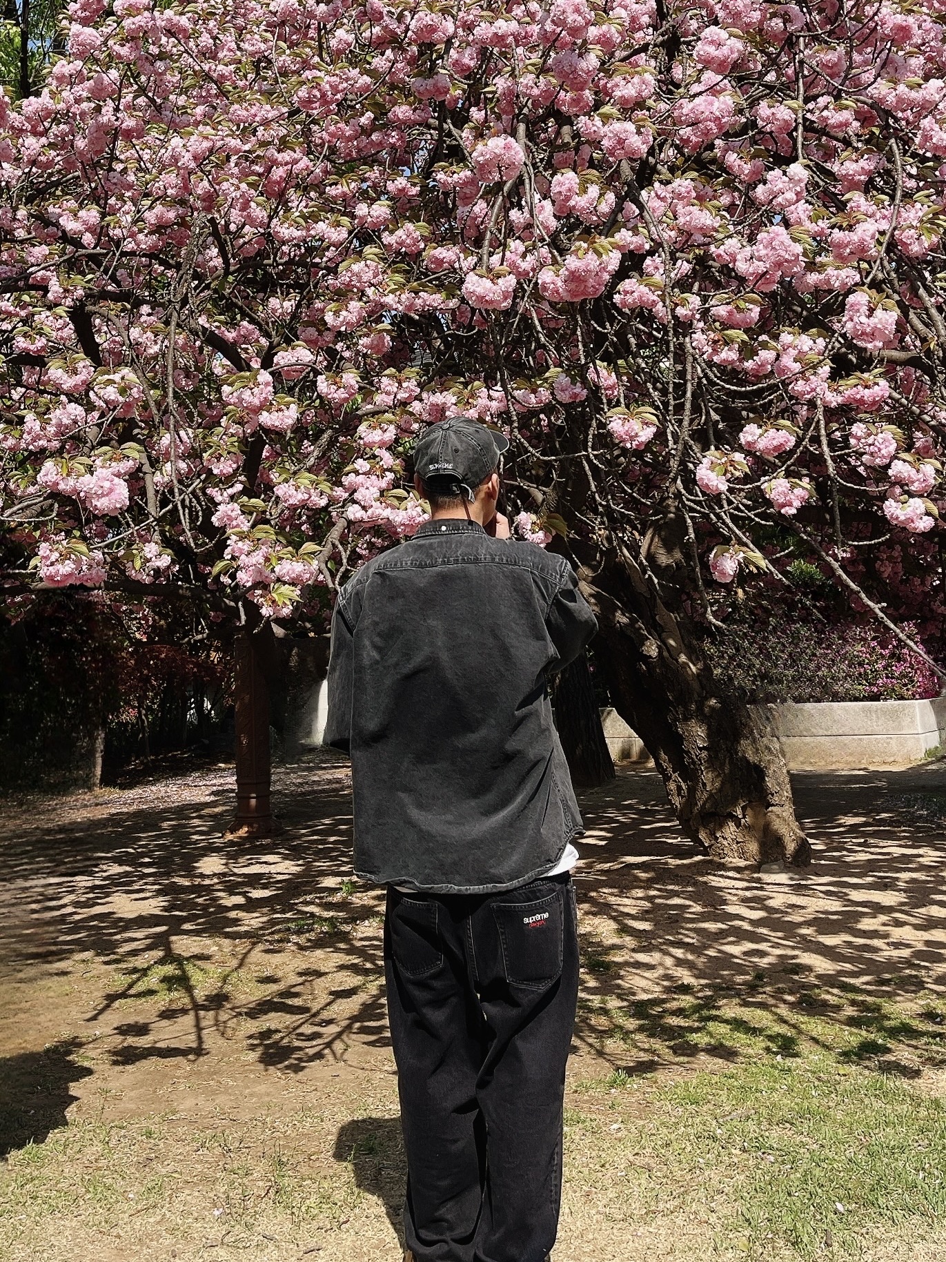 Supreme Small Box Denim Shirt Black - 25SS, Supreme Baggy Jean Black - 25SS 착용 스타일