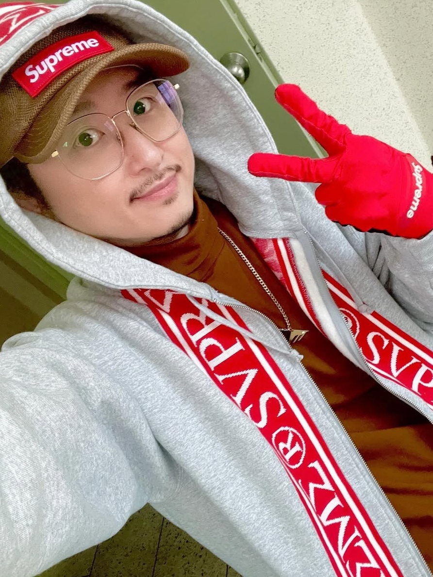 Supreme Roman Zip Up Hooded Sweatshirt Heather Grey - 23SS, Nike x Off-White Dunk Low The 50 - Lot 46 착용 스타일 - 2