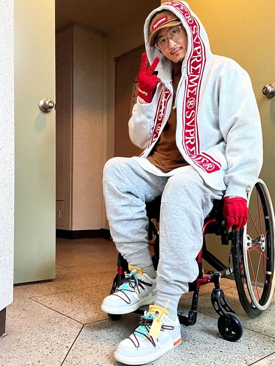 Supreme Roman Zip Up Hooded Sweatshirt Heather Grey - 23SS, Nike x Off-White Dunk Low The 50 - Lot 46 착용 스타일 - 1
