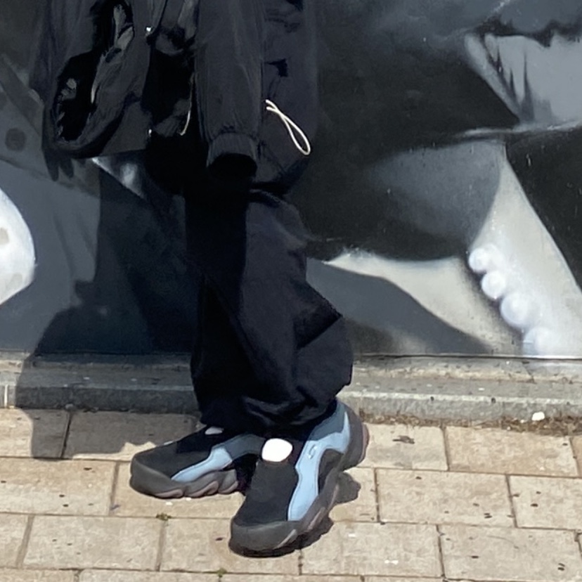 Oakley Factory Team x Brain Dead Ostrich Flesh Sandal Stone Blue Black 착용 스타일 - 2