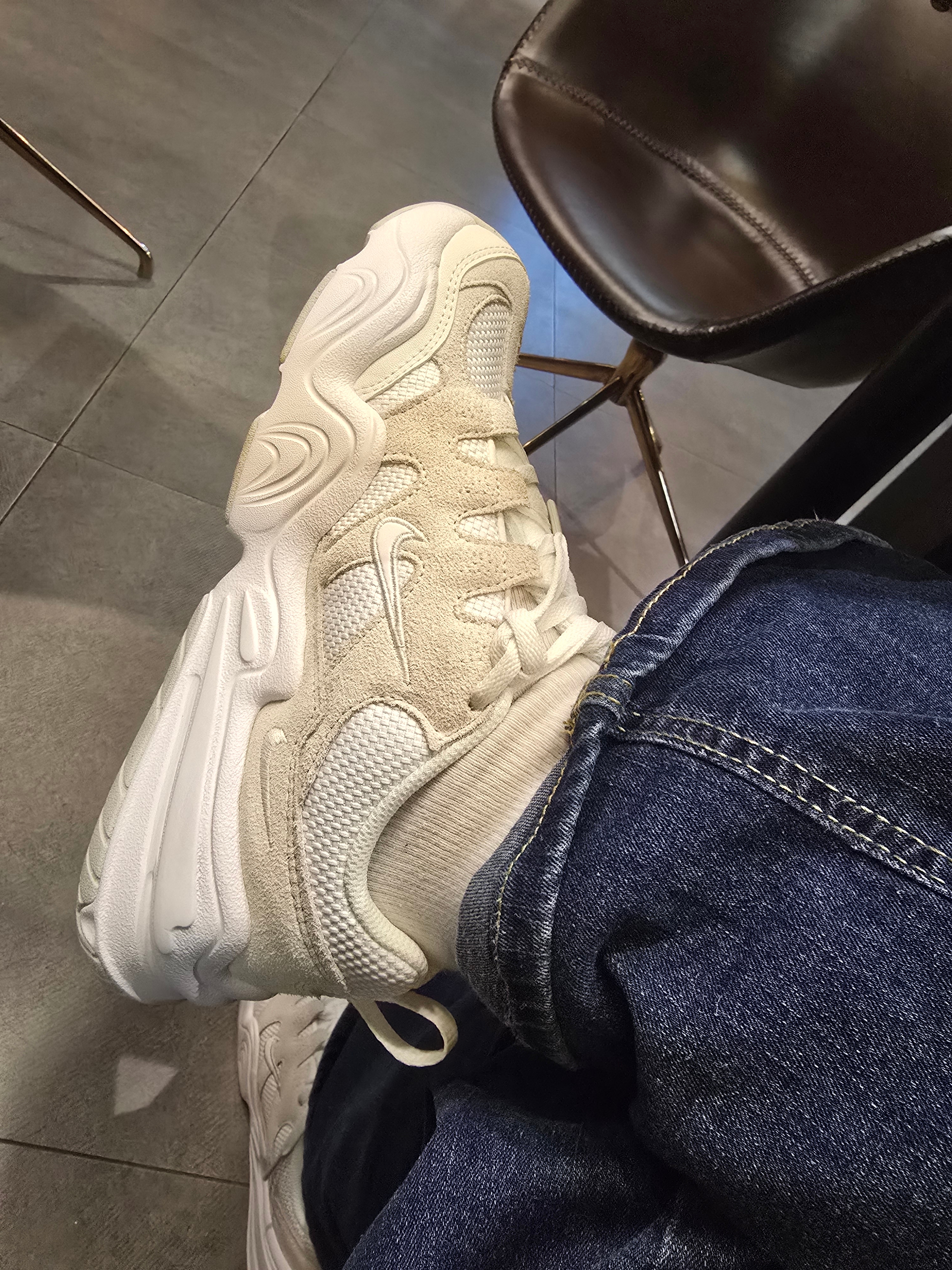 (W) Nike Tech Hera Summit White 착용 스타일