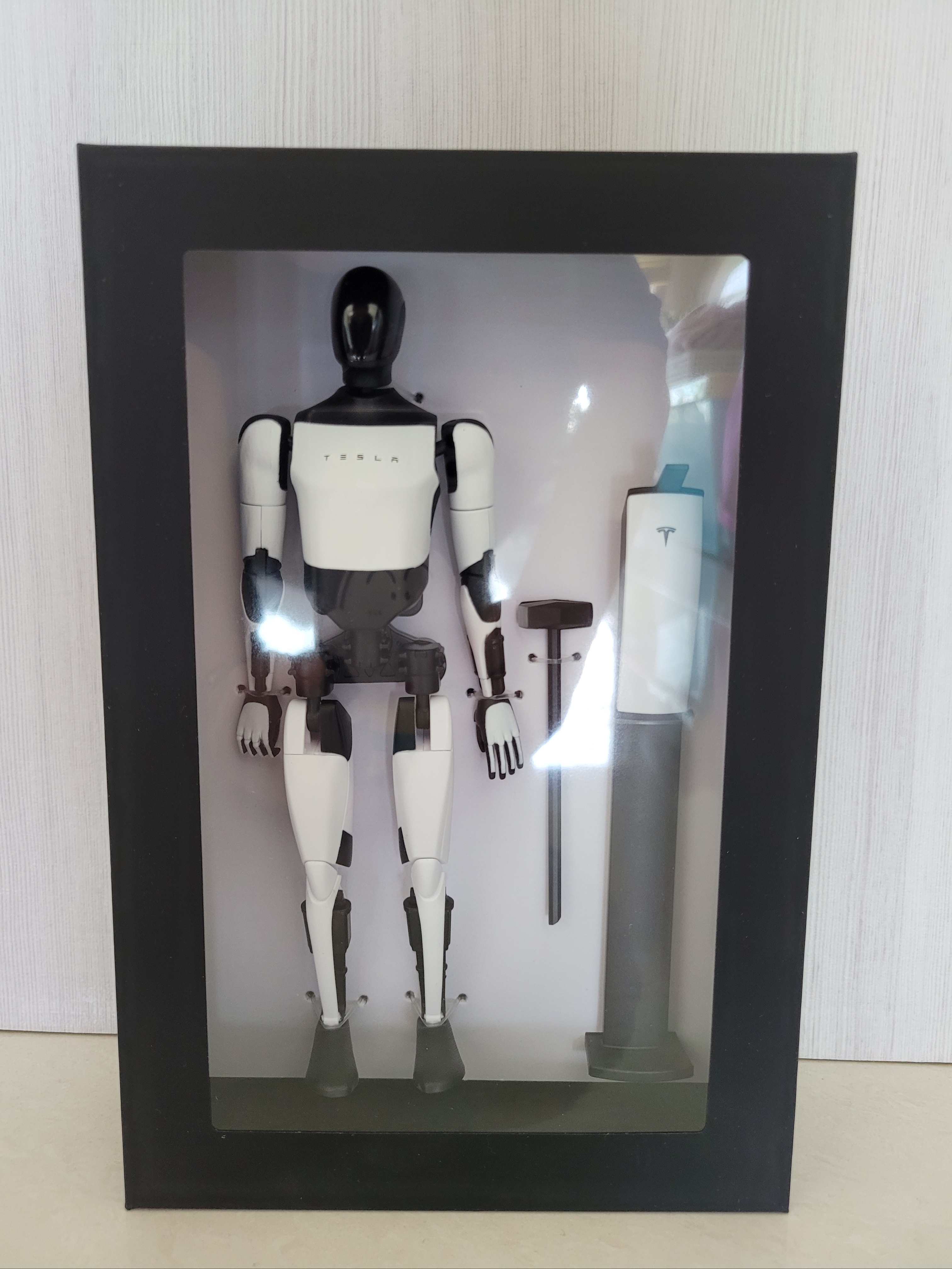Tesla Bot Figure 착용 스타일 - 2