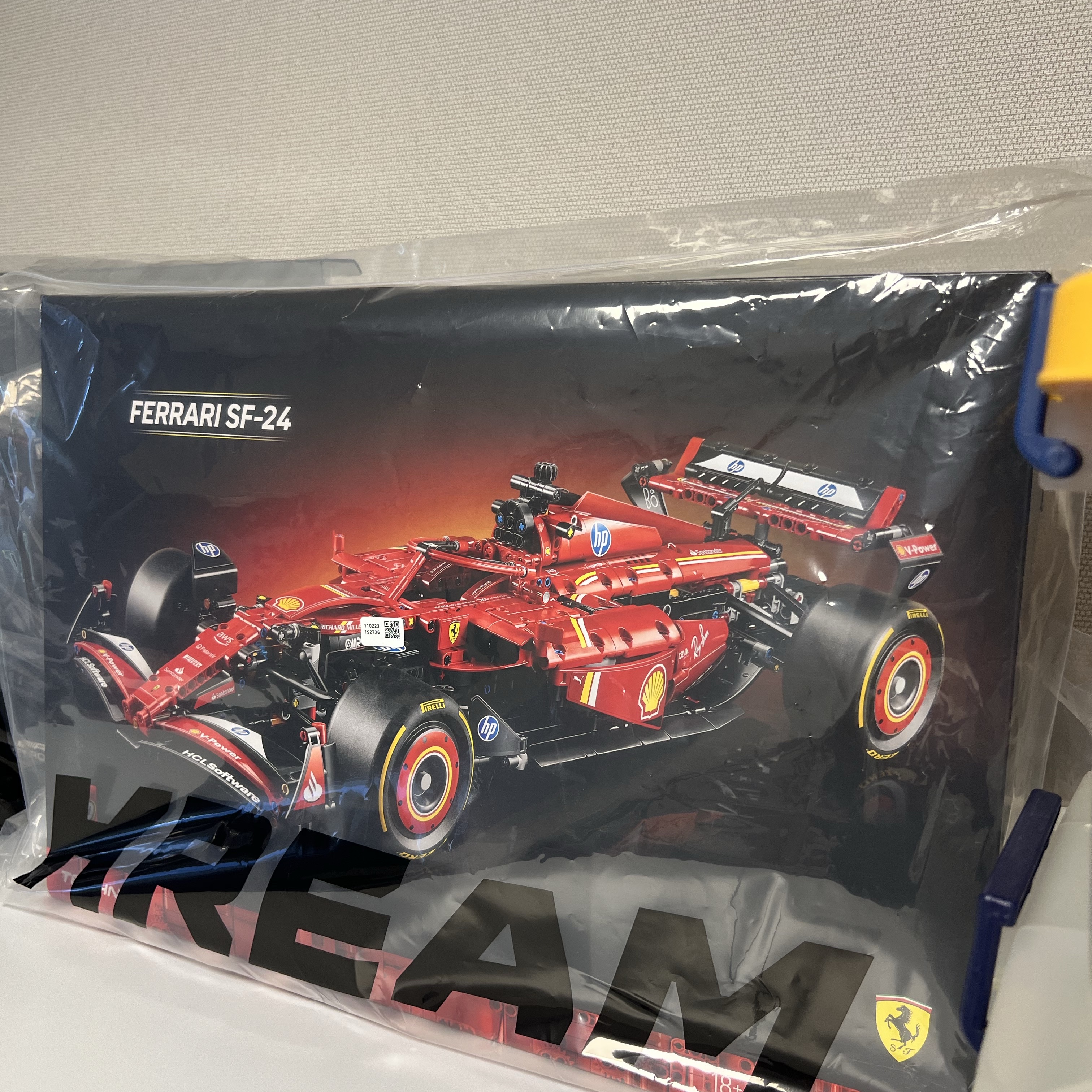 Lego Ferrari SF-24 F1 Car, Lego Mercedes-AMG F1 W14 E Performance 착용 스타일 - 2