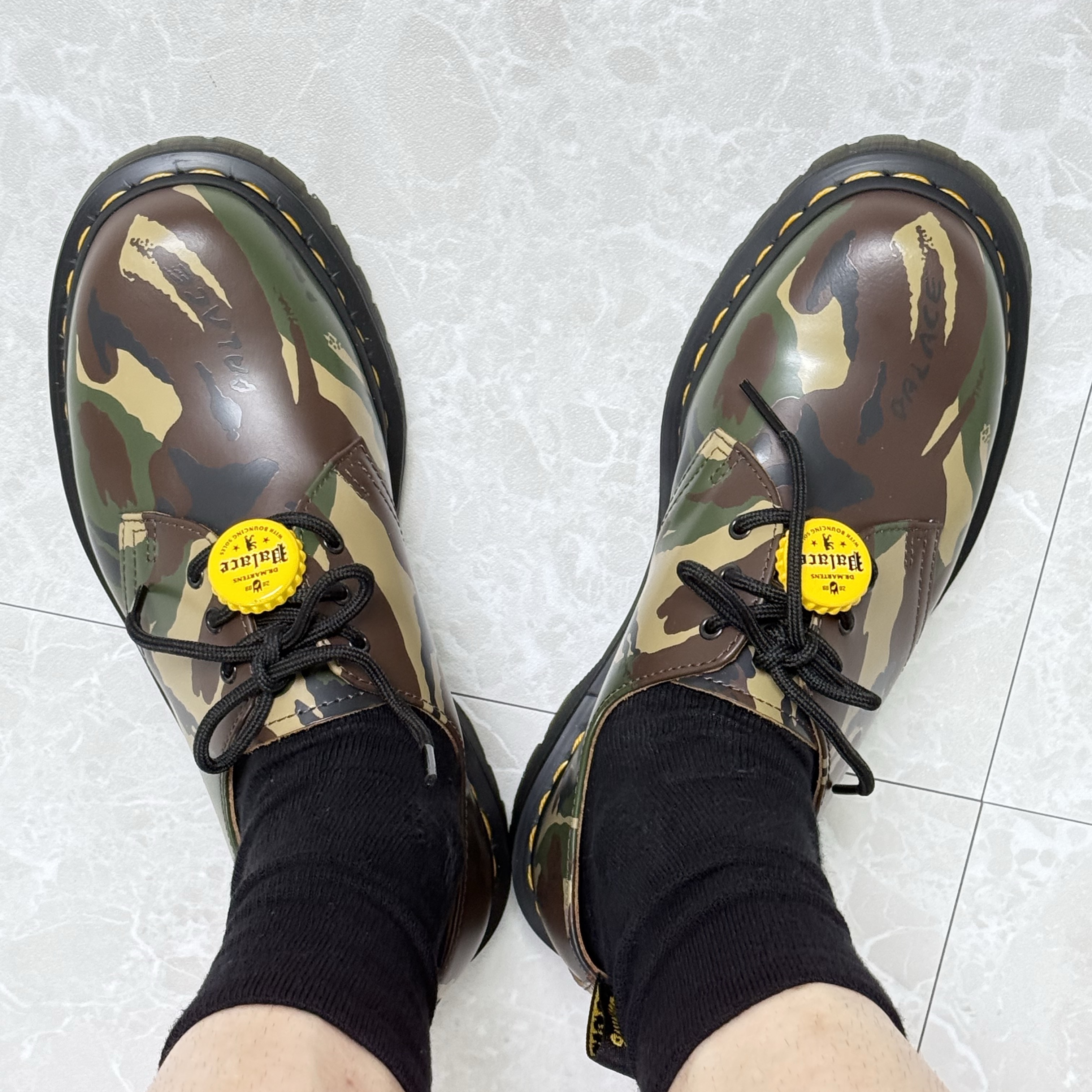 Dr. Martens x Palace 1461 Camo 착용 스타일 - 3