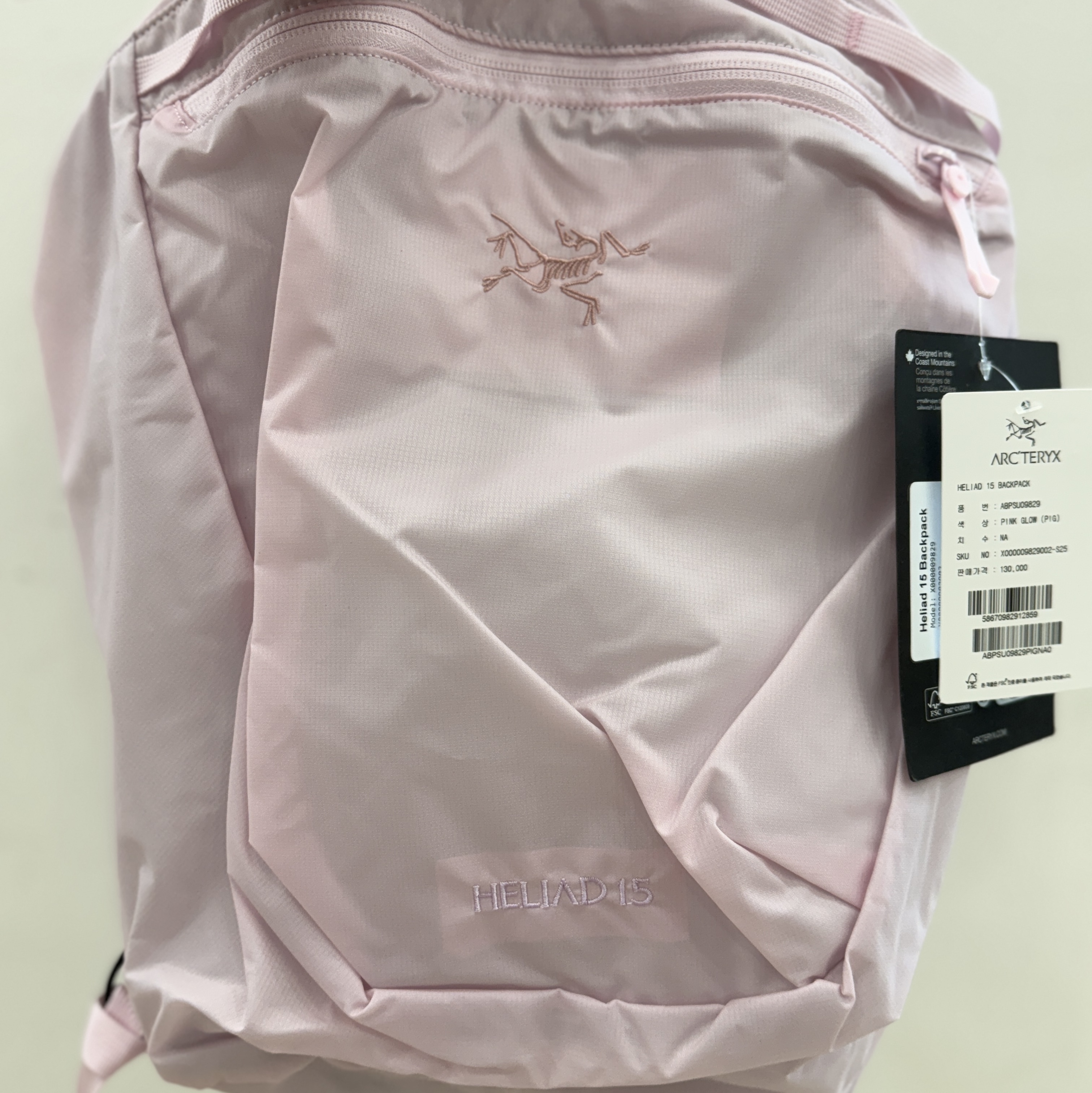 Arc'teryx Heliad 15 Backpack Pink Glow 착용 스타일