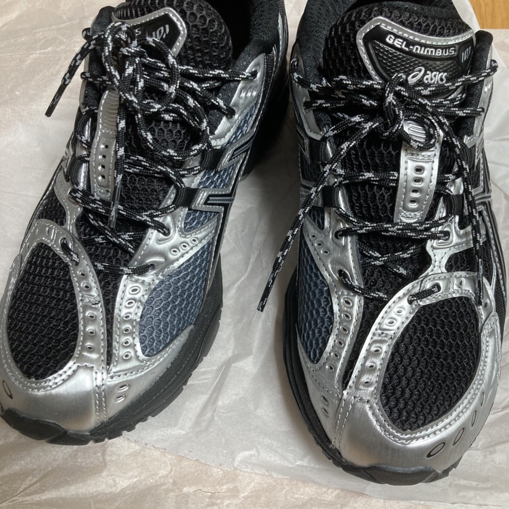 Asics Gel-Nimbus 10.1 Black Pure Silver - Korea Exclusive 착용 스타일 - 2