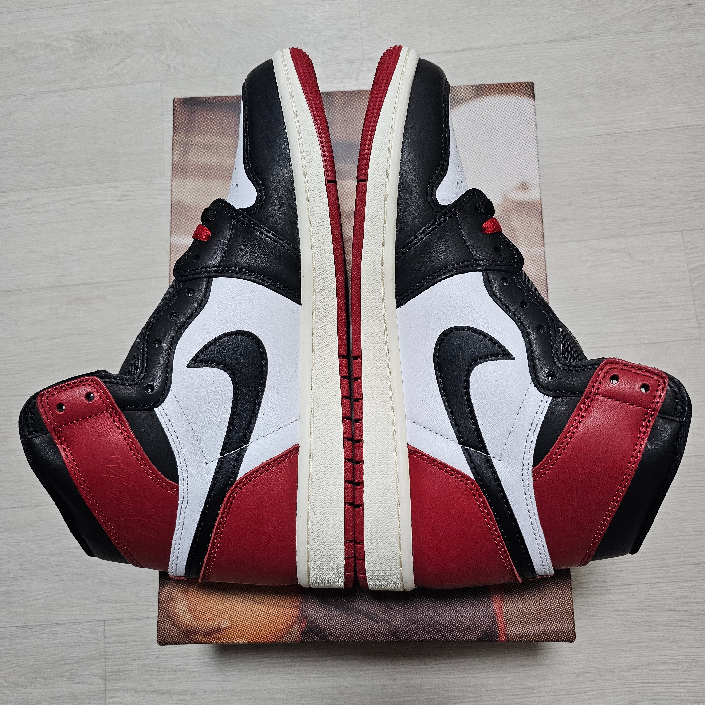 Jordan 1 Retro High OG Black Toe 착용 스타일 - 2