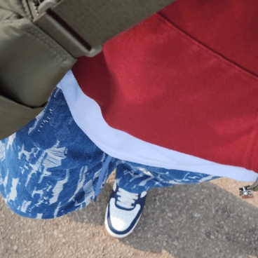 IAB Studio Hoodie Raspberry 착용 스타일