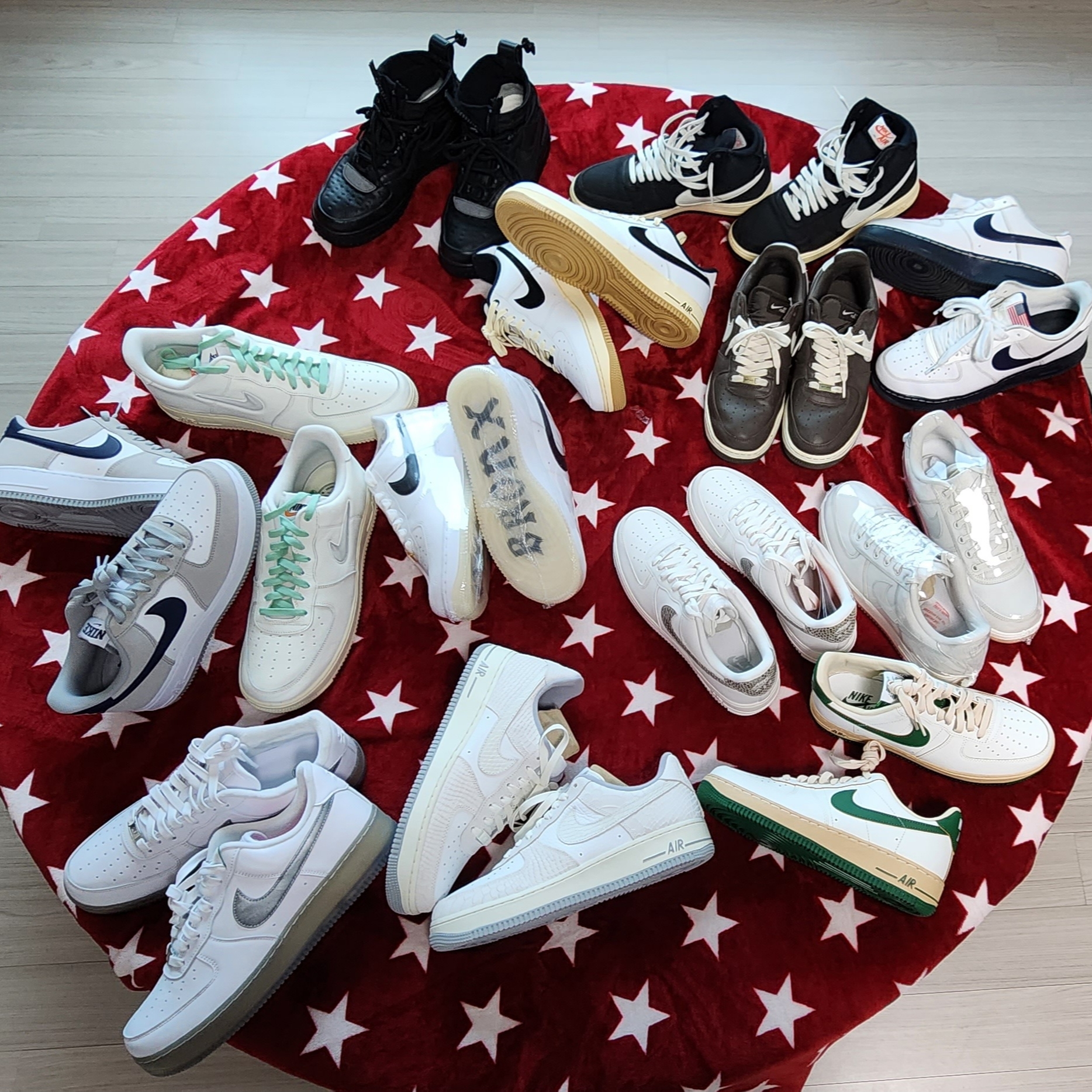 Nike Air Force 1 '07 PRM Metallic Silver 착용 스타일
