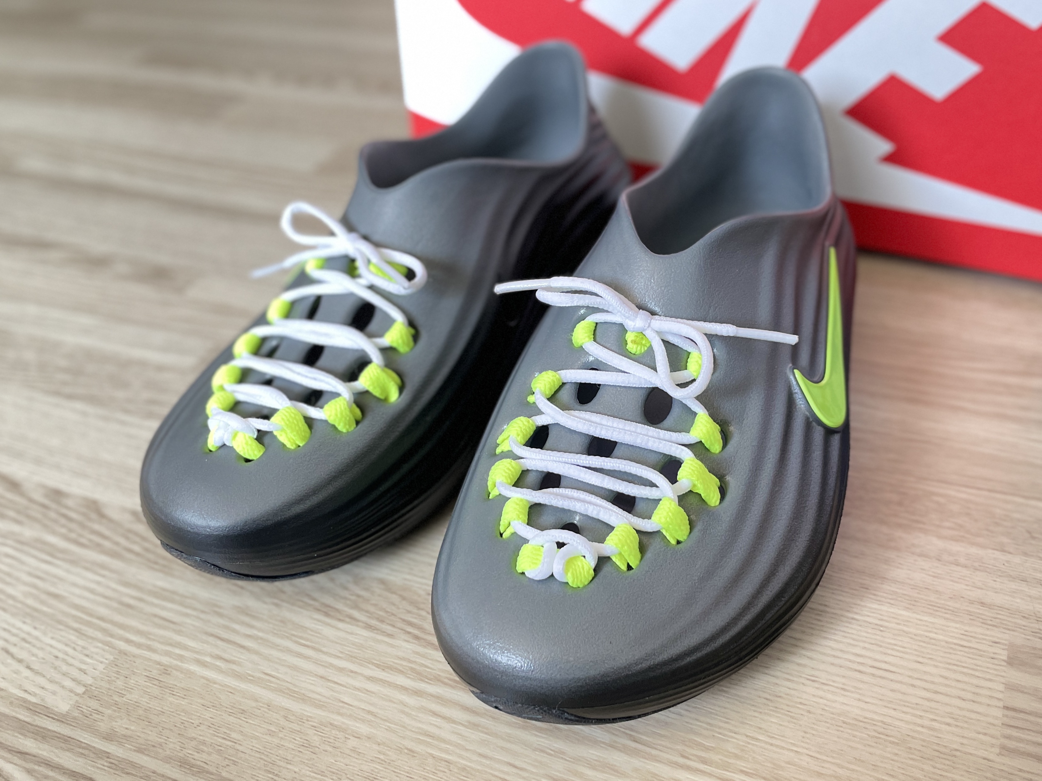 Nike ReactX Rejuven8 Black Cool Grey 착용 스타일 - 2