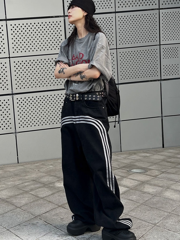 Crocs Stomp Clog Black, Casio A-158WA-1 착용 스타일 - 2