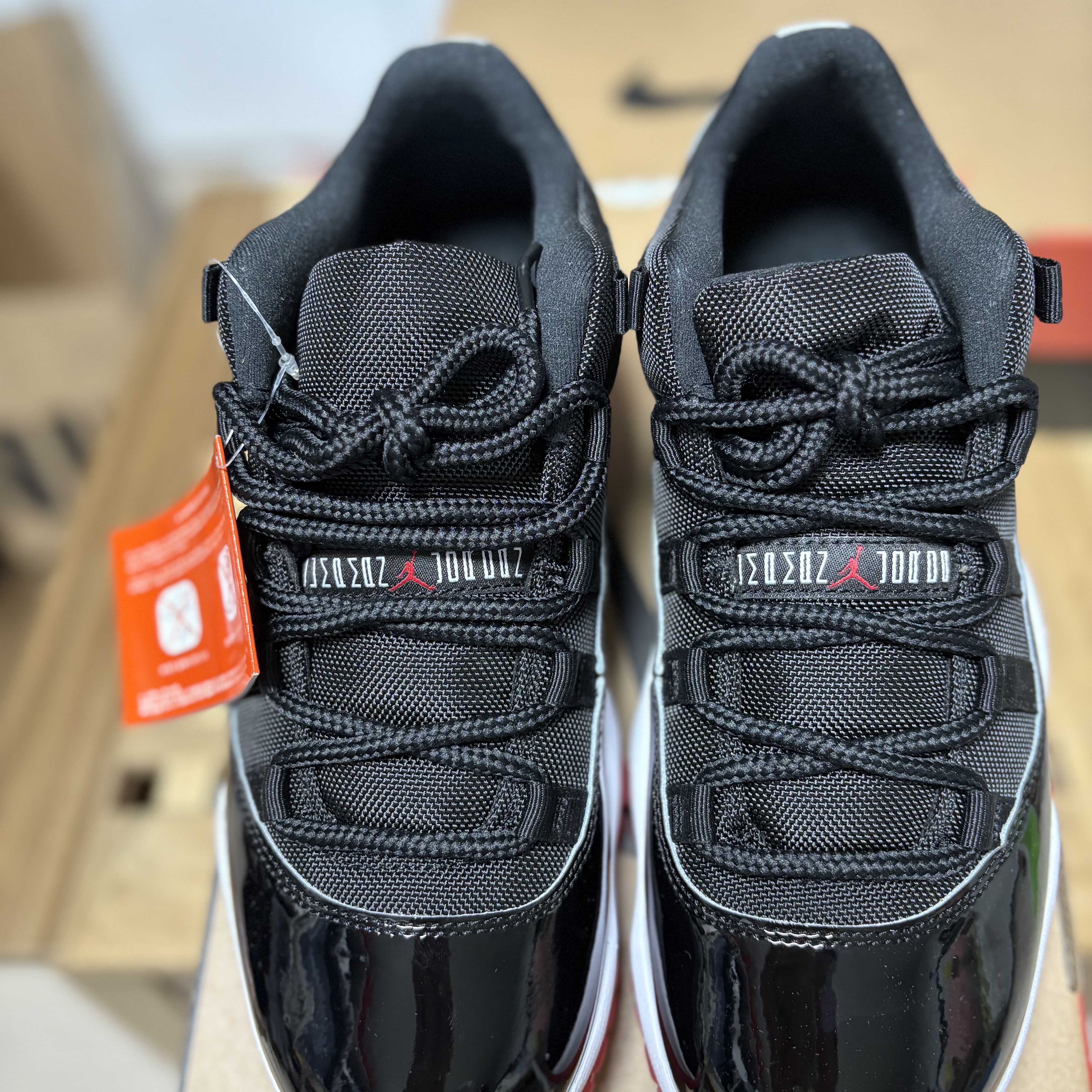 Jordan 11 Retro Low Bred 2025 착용 스타일 - 4