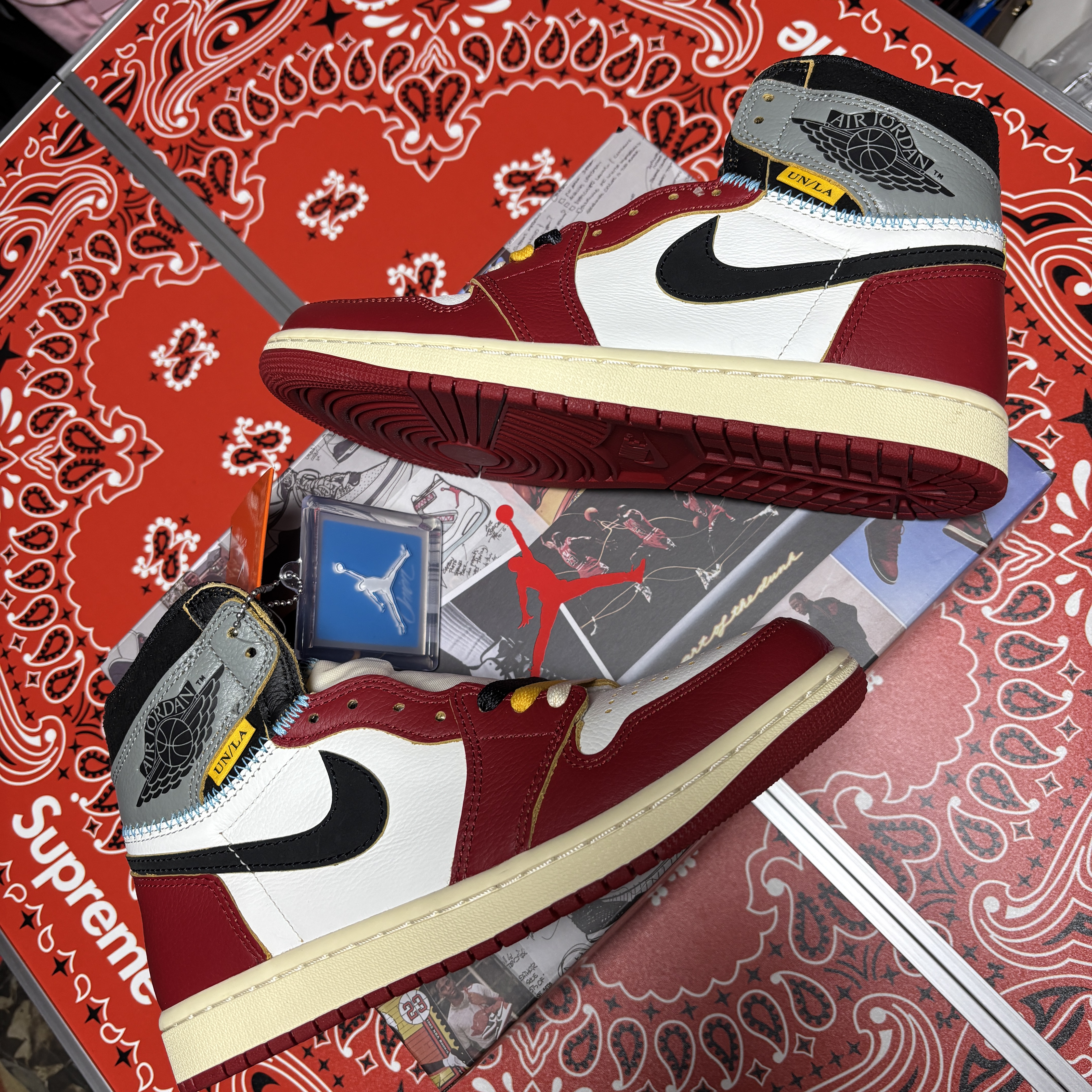 Jordan 1 x Union Retro High OG Chicago Shadow 착용 스타일 - 2