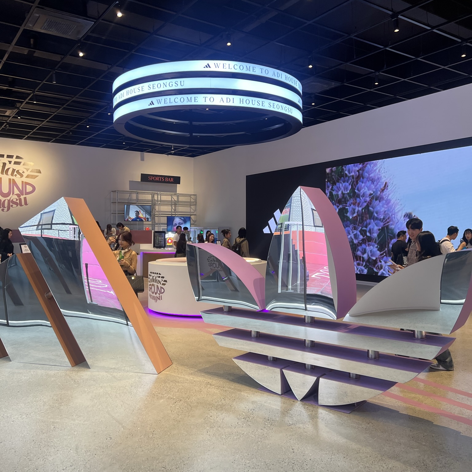 Adidas Adicolor Classic Firebird Track Top Night Indigo - KR Sizing, Adidas Handball Cup Spezial Semi Lucid Blue Cream White 착용 스타일 - 1