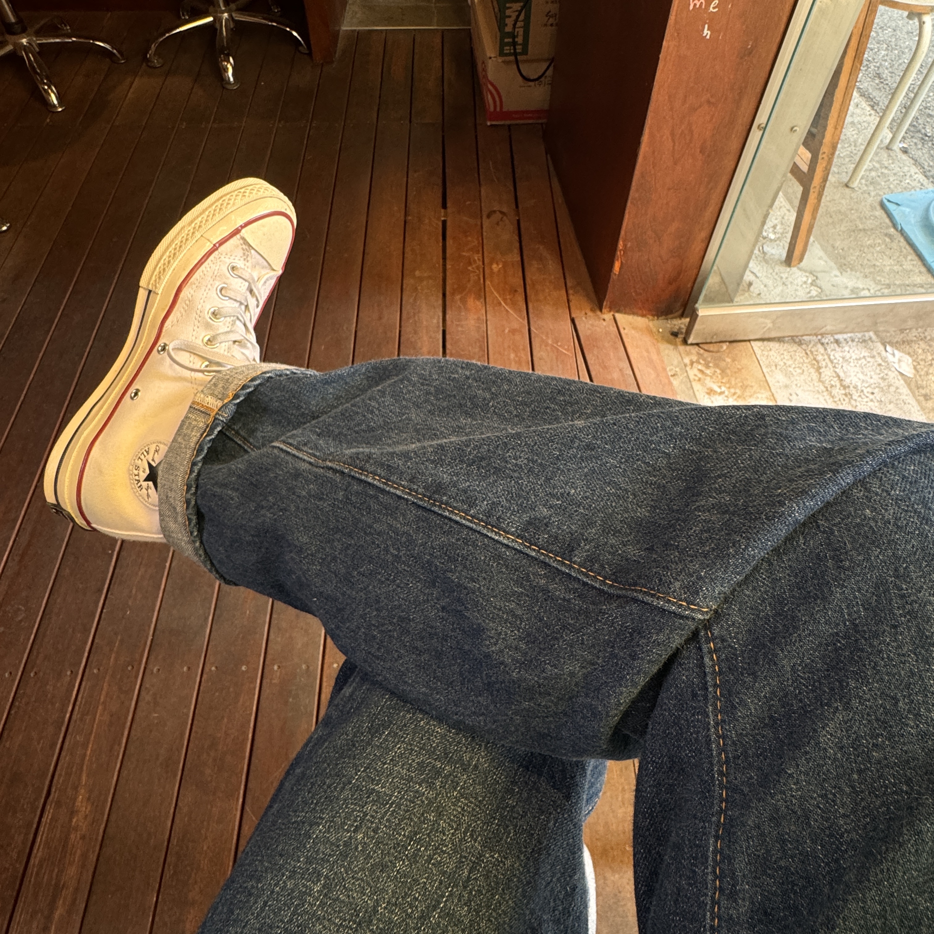Fullcount 1102 Straight Denim That Thing Indigo Blue, Converse Chuck 70 High Vintage Canvas White 착용 스타일