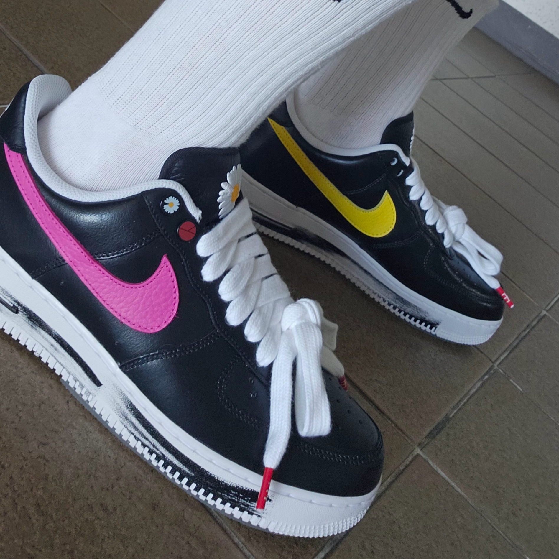 Nike x Peaceminusone Air Force 1 Low Para-Noise 3.0 Black and Multicolor 착용 스타일 - 2