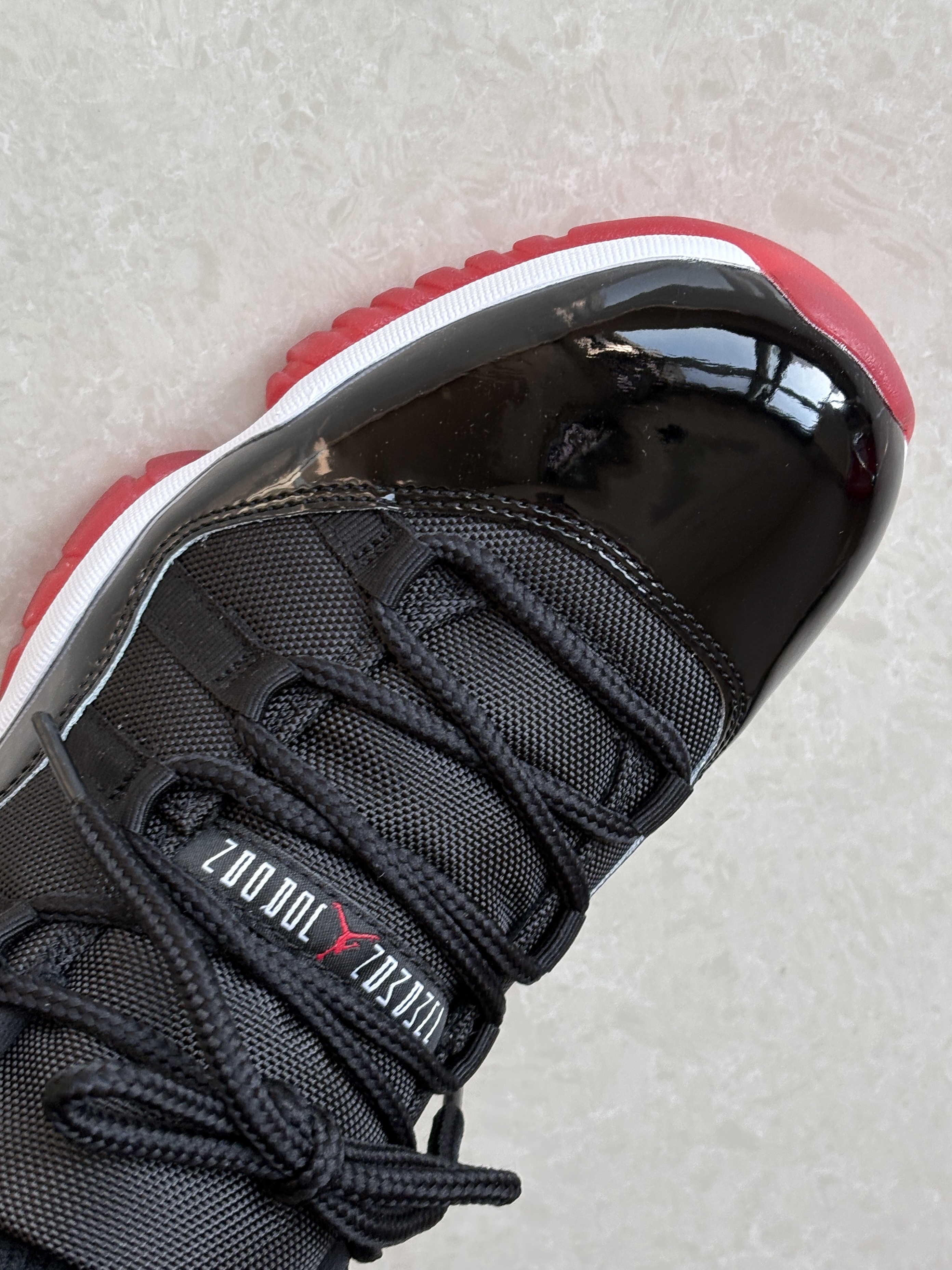 Jordan 11 Retro Low Bred 2025 착용 스타일 - 2