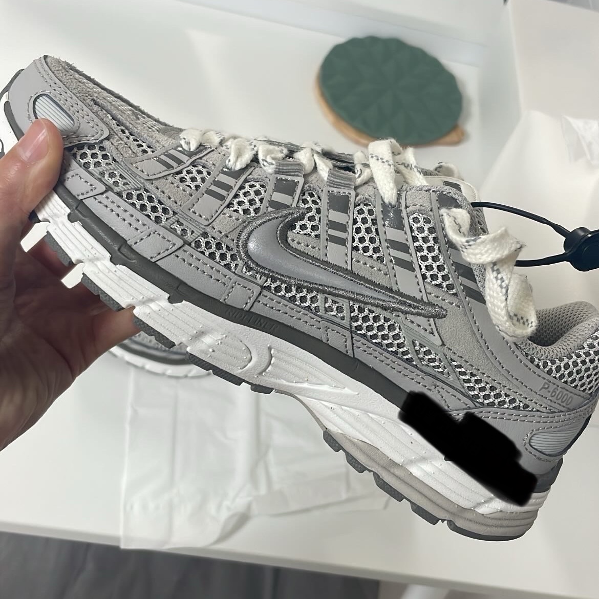 Nike P-6000 PRM Light Iron Ore 착용 스타일