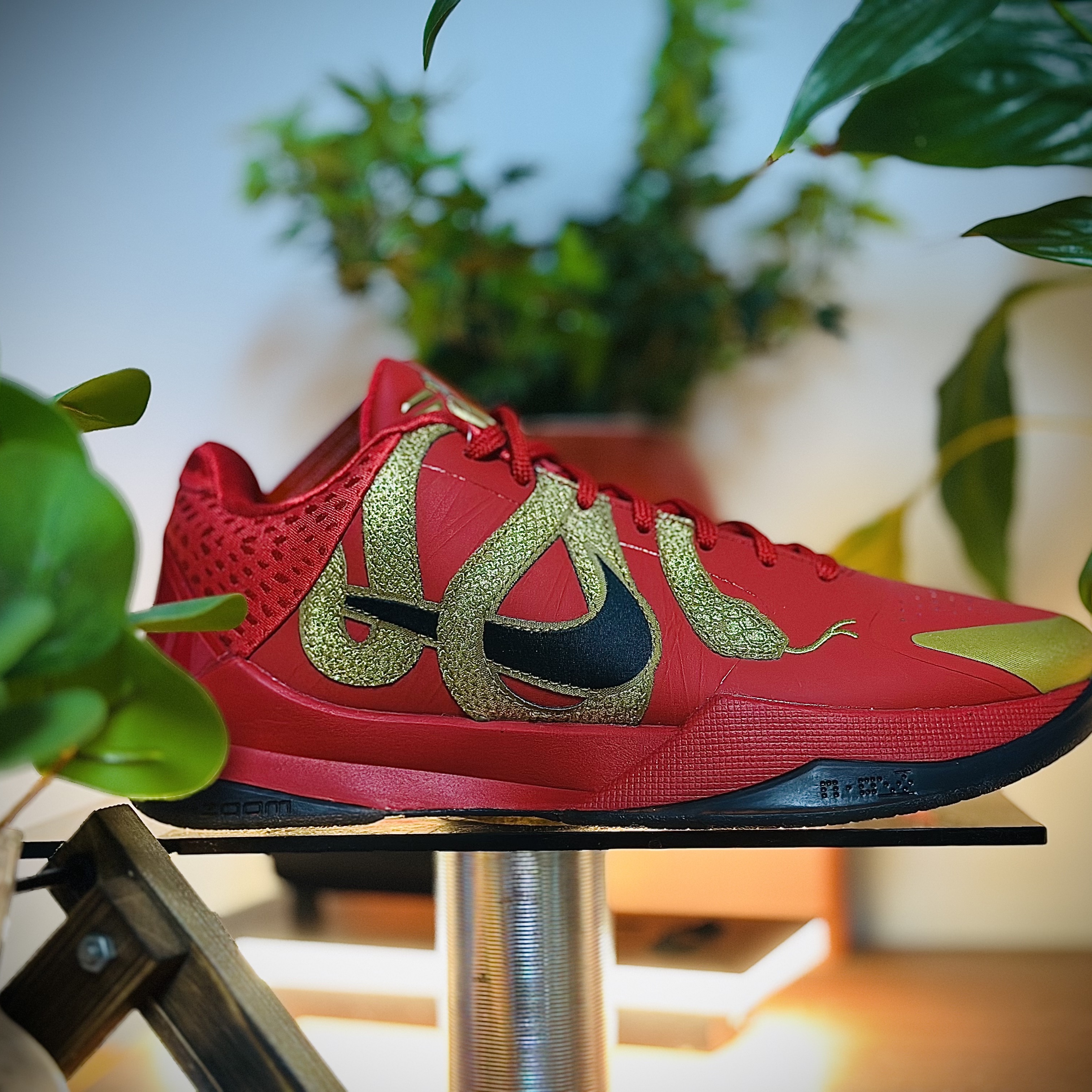 Nike Kobe 5 Protro Year of the Mamba University Red 착용 스타일