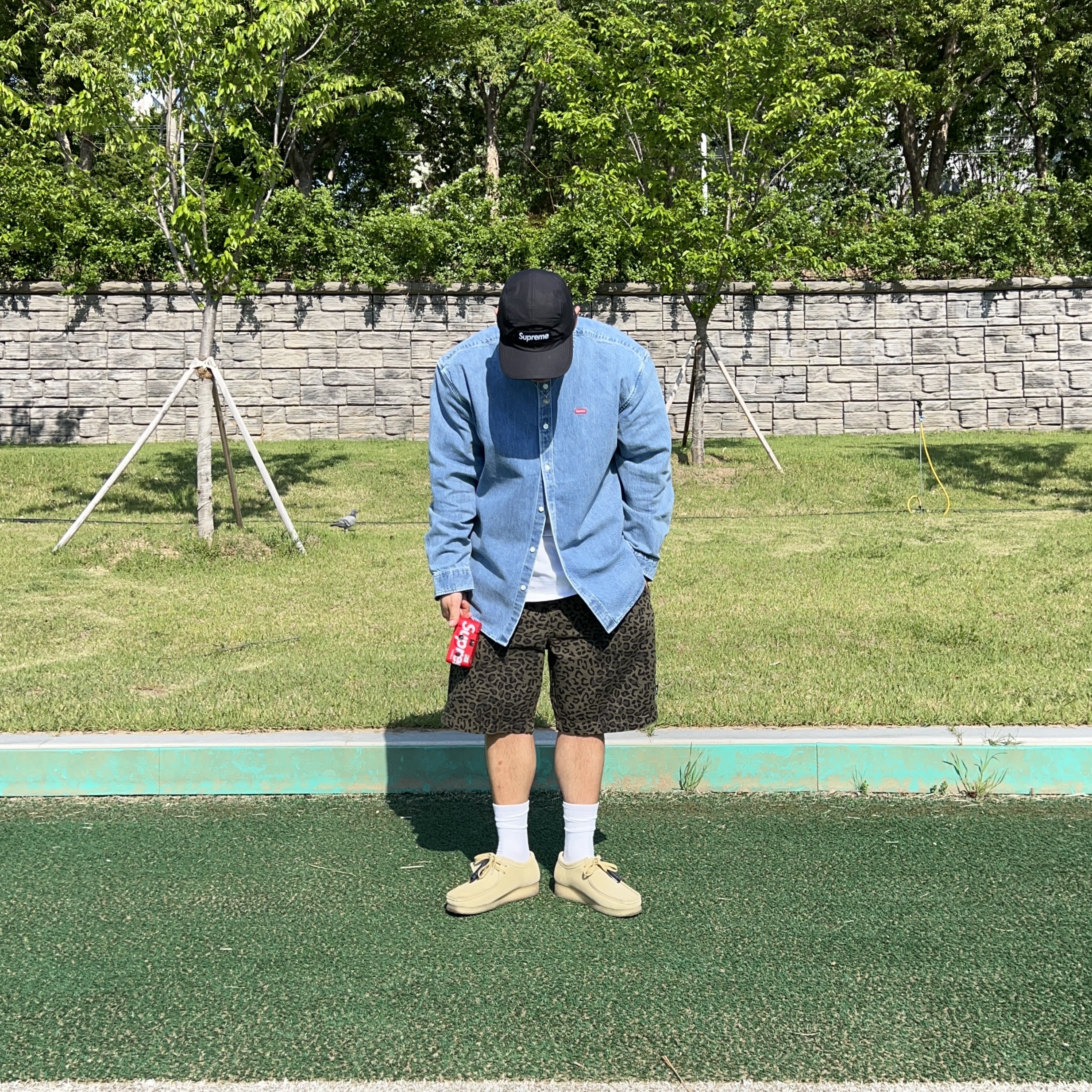 Supreme Small Box Denim Shirt Washed Indigo - 25SS, Clarks Wallabee Maple Suede ์ฐฉ์ฉ ์คํ์ผ - 1