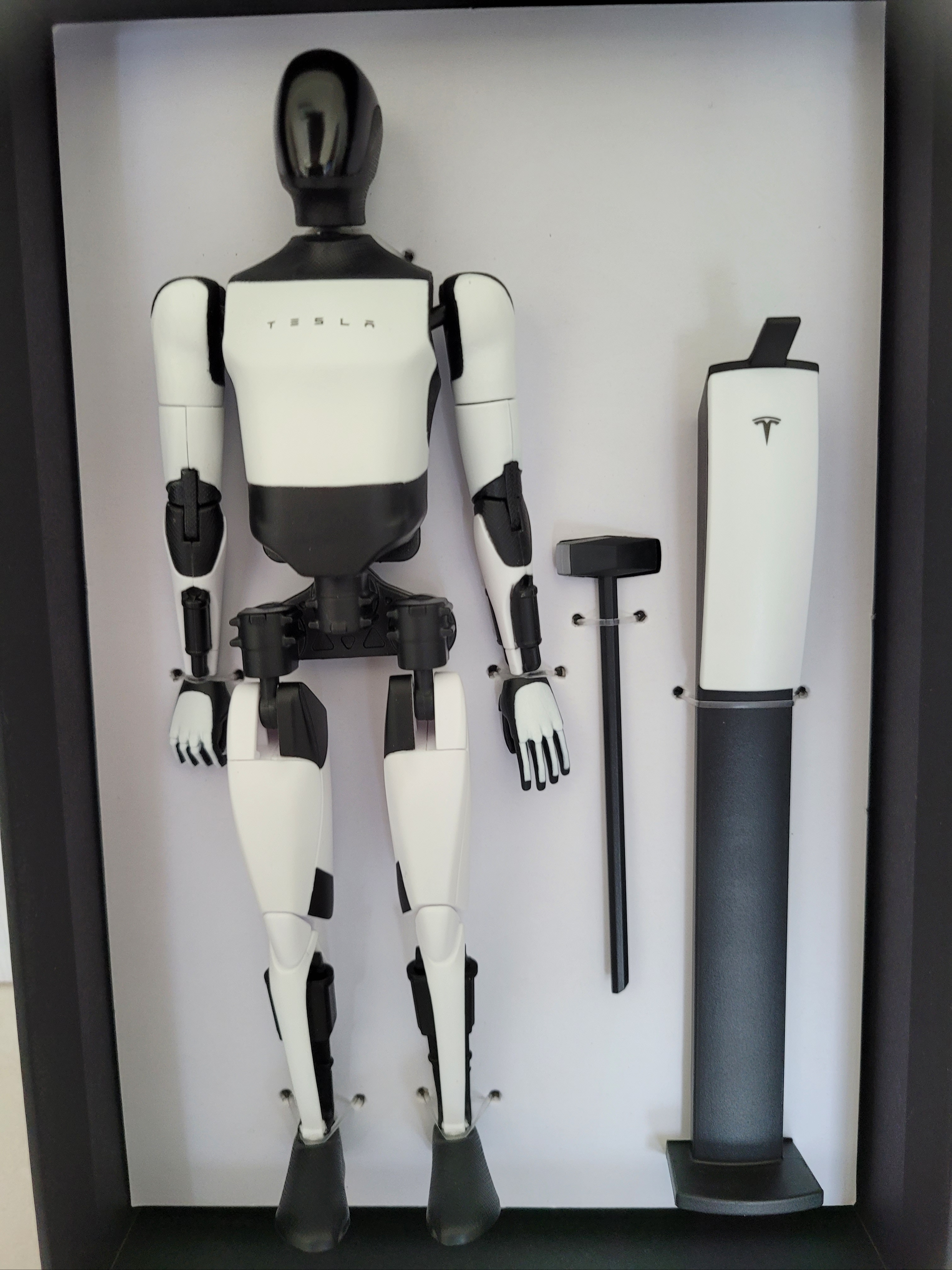 Tesla Bot Figure 착용 스타일 - 1
