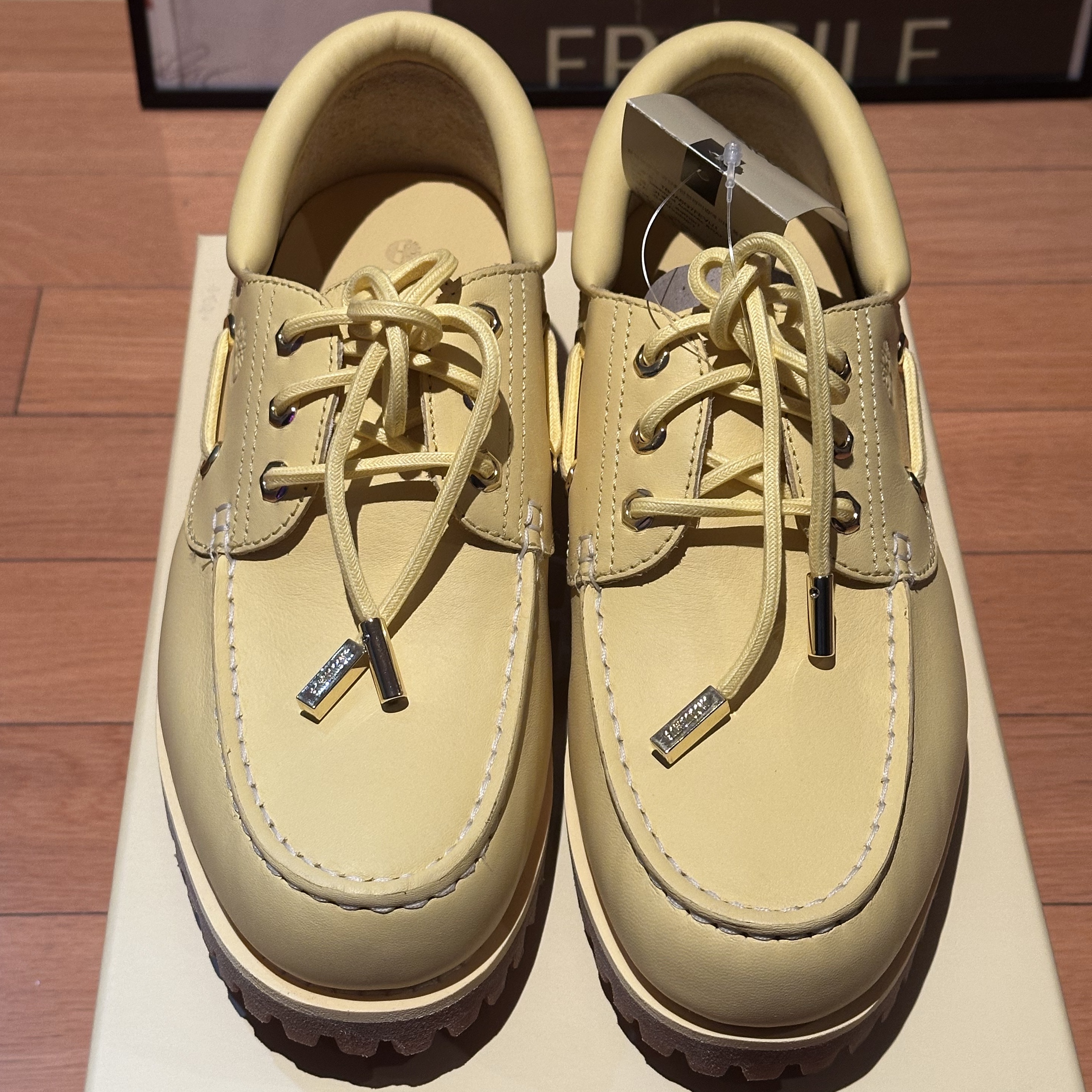 Timberland x Jacquemus 3-Eye Lug Boat Shoes Yellow - Wide 착용 스타일 - 2