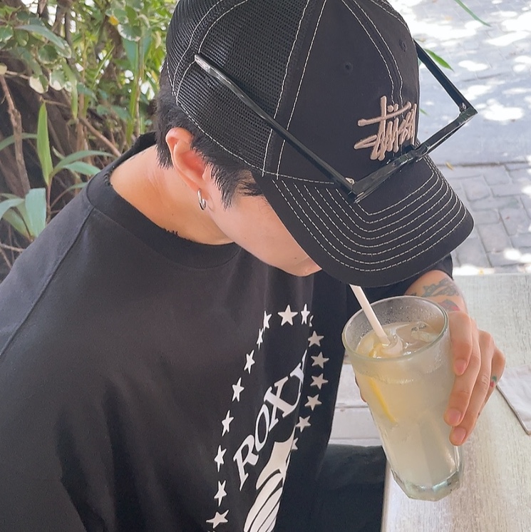 Stussy New Era 9twenty Basic Trucker Black 착용 스타일 - 2